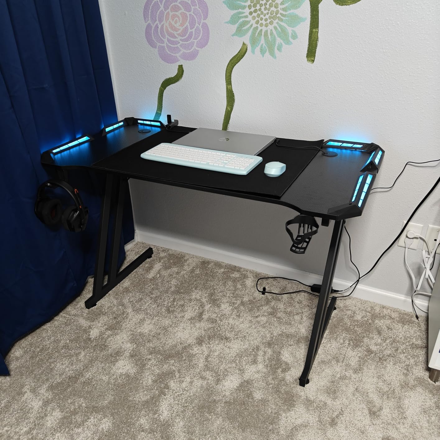 HLDIRECT 63 Inch Gaming Desk Z Shaped Carbon Fiber Computer Desk with LED customer photo 1