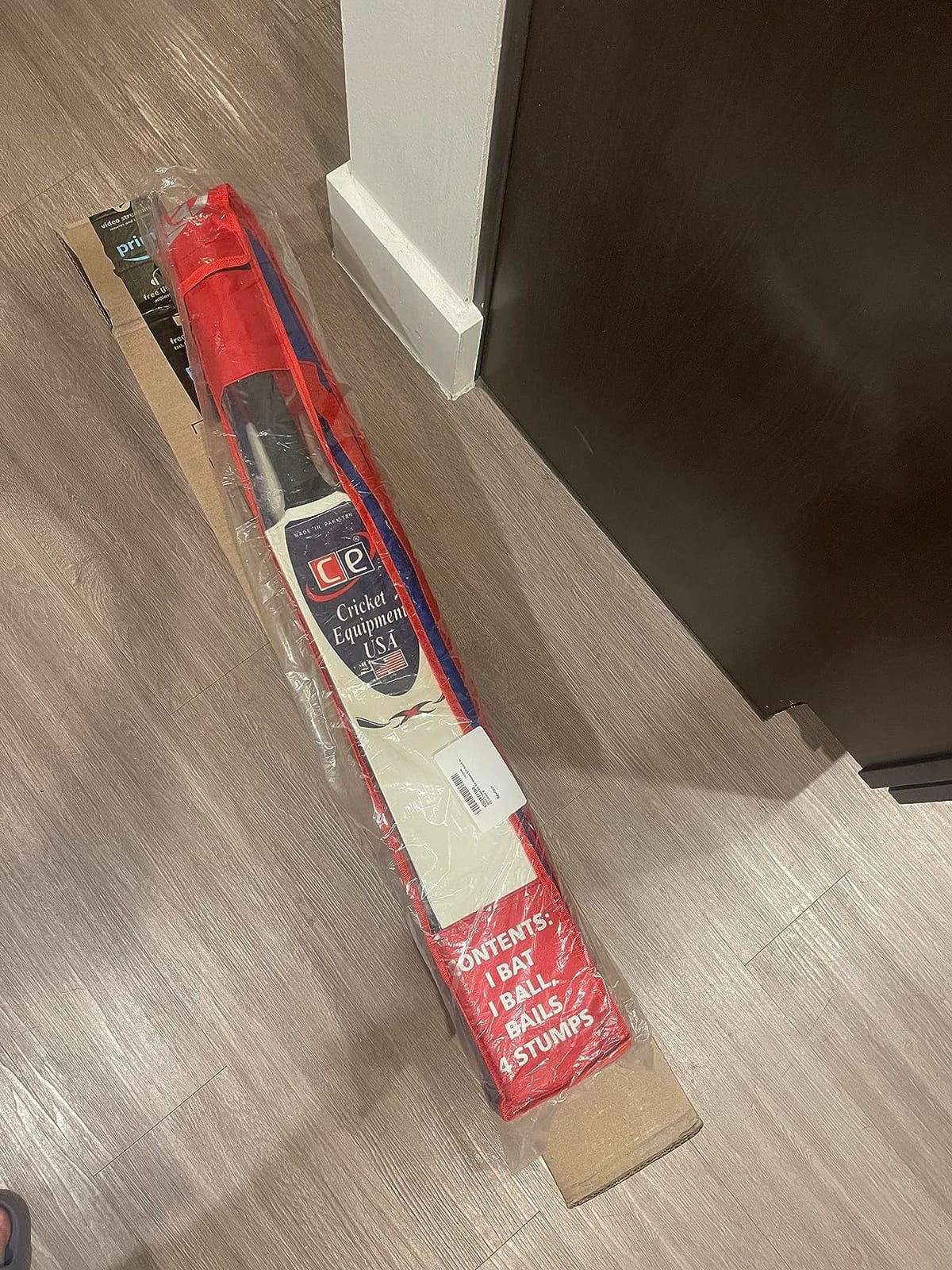 Junior Cricket Bat Set Wooden Gift Size 4, 6 Includes Stumps Ball Bat Carrying Bag customer photo 1