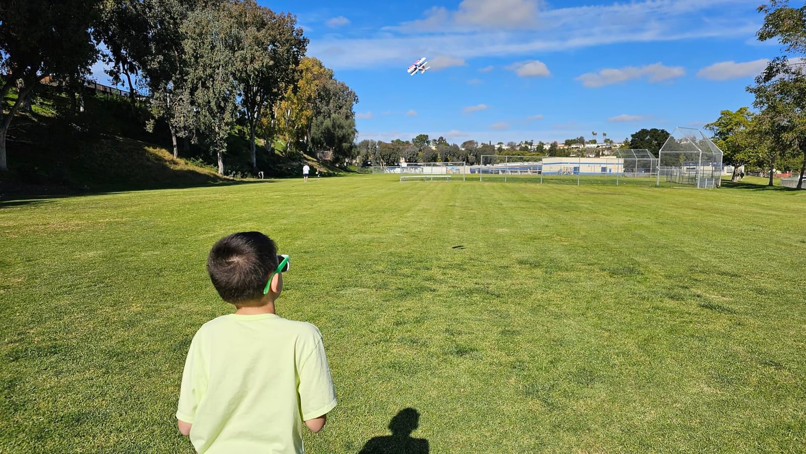 DEERC RC Plane, 2.4GHZ Remote Control Airplane W/ 3 Batteries & 6-axis Gyro Stabilizer, 2CH RTF RC Glider Toy for Beginners Kids Boys Girls Adults customer photo 2