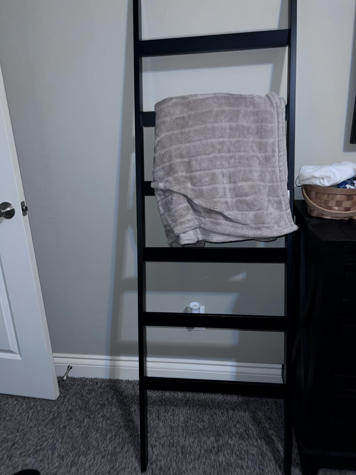 WTZ Bamboo Blanket Ladder, 5-Layer Towel Racks, Blanket Holder with Anti-Slip Construction Home Decor, Decorative Blanket, Quilt, Towel, Scarf Ladder Shelves for Livingroom, Bedroom, Bathroom, Black customer photo 2