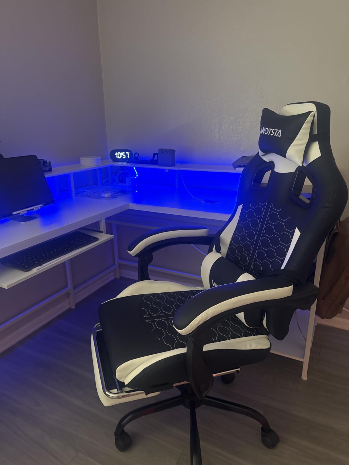 Gaming Chair with Footrest, Gaming Chairs PVC Leather Ergonomic Office Gamer Chair Headrest Lumbar Support Racing Style Video Gaming Chair for Office (Black Blue) customer photo 2