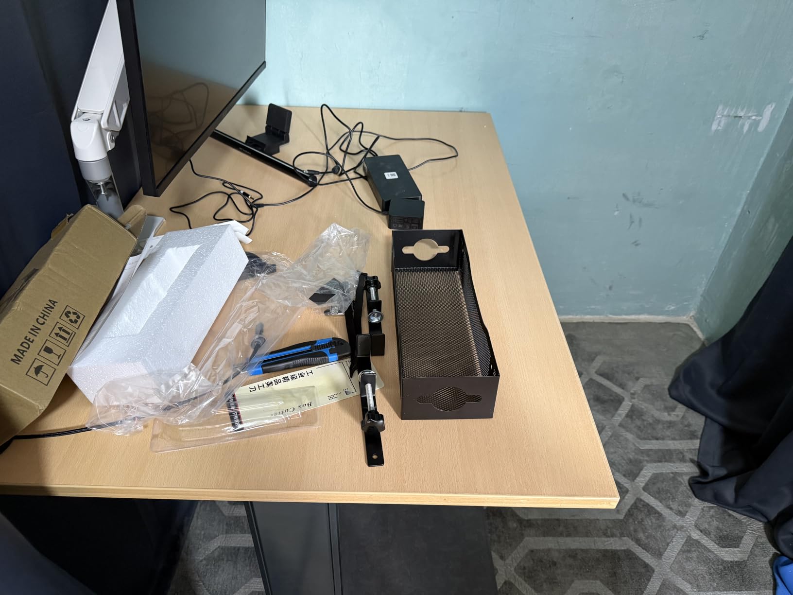 Under Desk Cable Management Tray No Drill, Metal Mesh Cable Organizer with Clamp Mount customer photo 1