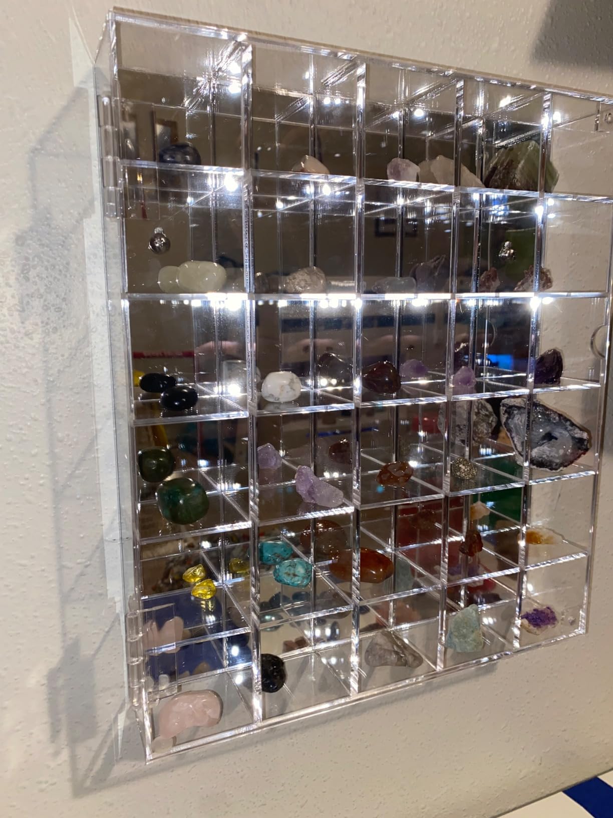 Adjustable Rock Display Case Clear Acrylic Collection Box with Mirrored Arrowhead Stones Storage Display Case Mineral Crystal Collectibles Holder Organizer Showcase Shelves with Lid customer photo 1
