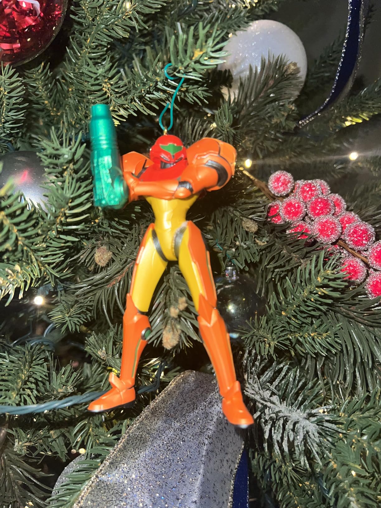 Hallmark Keepsake Christmas Ornament 2023, Nintendo Metroid Samus Ornament, Gifts for Gamers customer photo 1