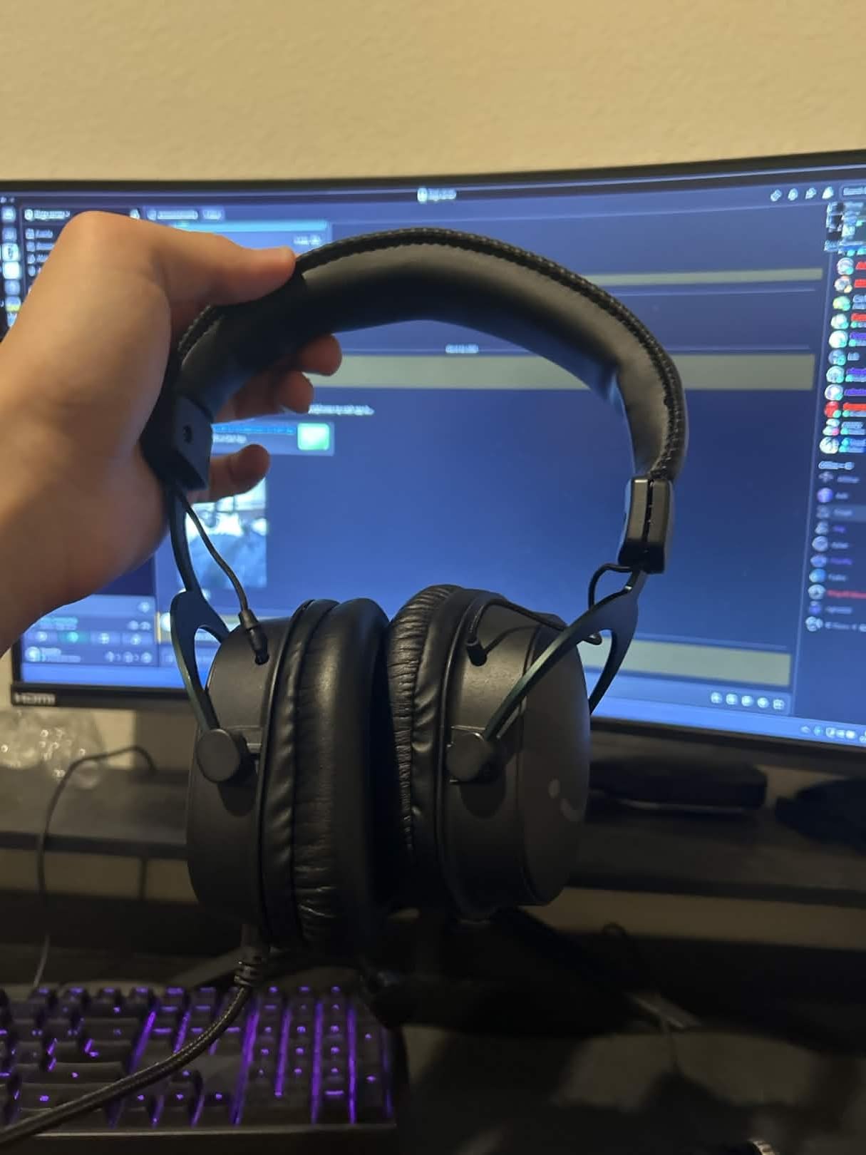 FIFINE H9W Wired Gaming Headset with Detachable Mic for Gamer, Streamers customer photo 2