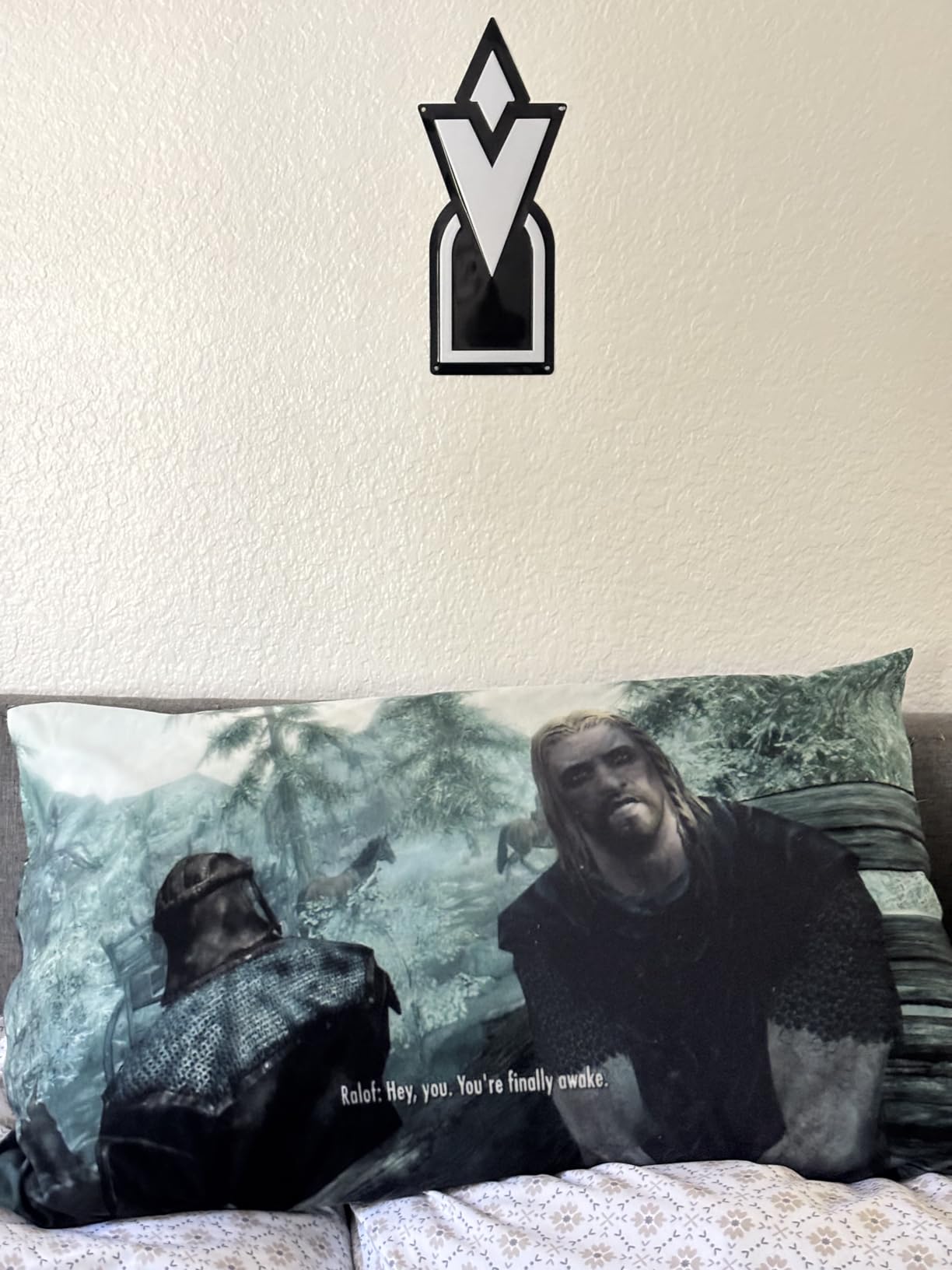 The Elder Scrolls V: Skyrim Quest Marker Tin Sign customer photo 1