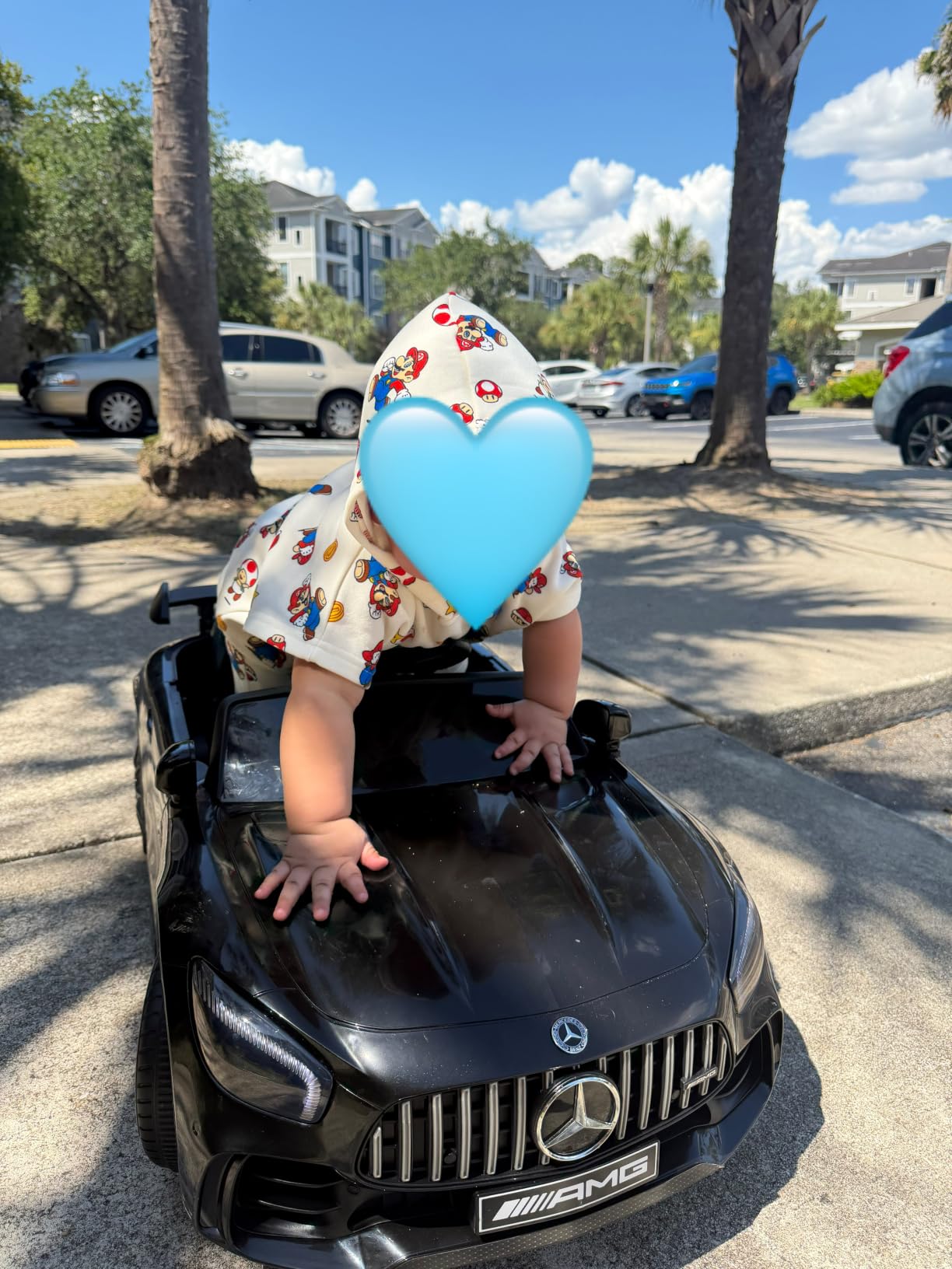 Winado 12V Licensed Mercedes Benz AMG GTR Kids Ride on Electric Car, Black customer photo 2