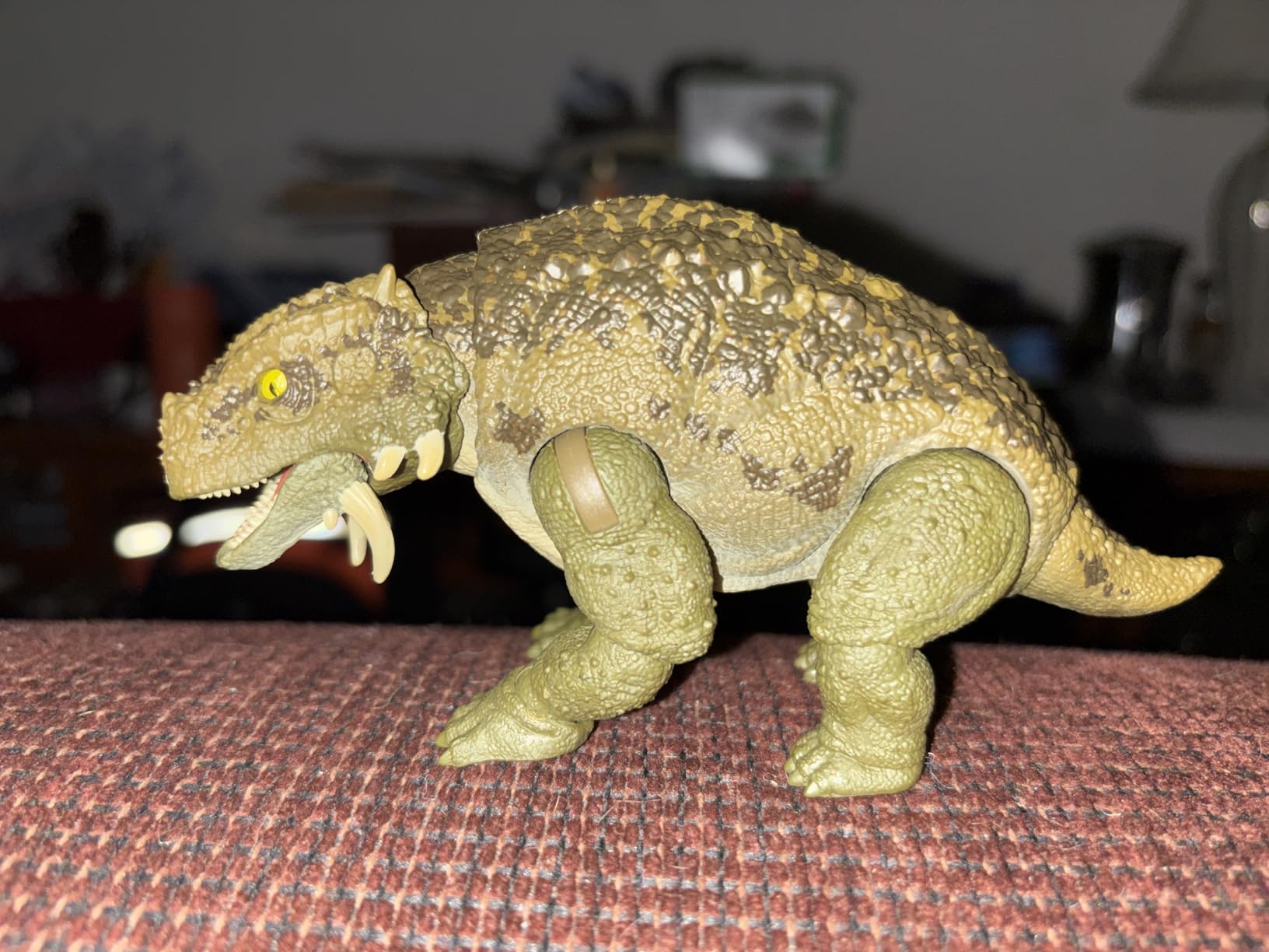 Mattel Jurassic World Fallen Kingdom Hammond Collection Dinosaur Action Figure, Carnotaurus Dino Toy with Articulation & Glass Eyes, 17-inch customer photo 2