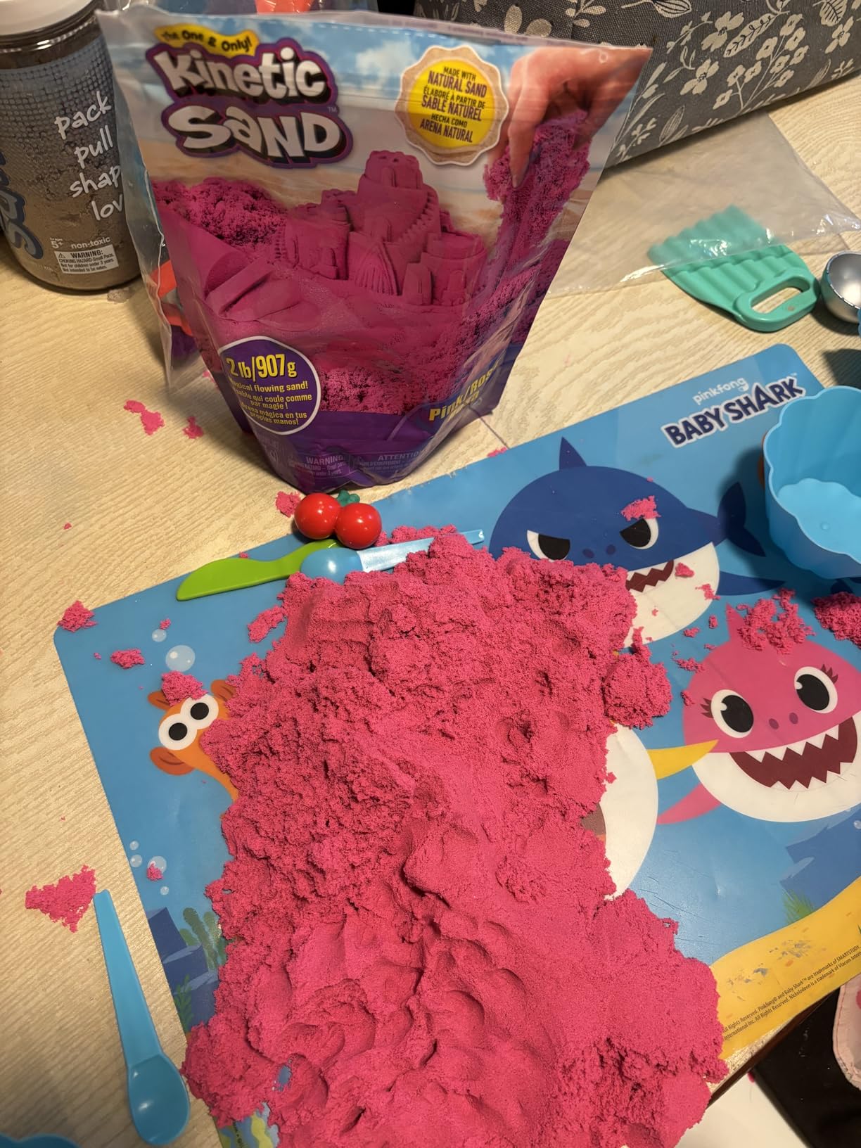Kinetic Sand, Castle Case with 1lb Teal Play Sand & Storage Container, Sensory Toys, Holiday Gifts & Stocking Stuffers for Kids Ages 3 and up customer photo 2