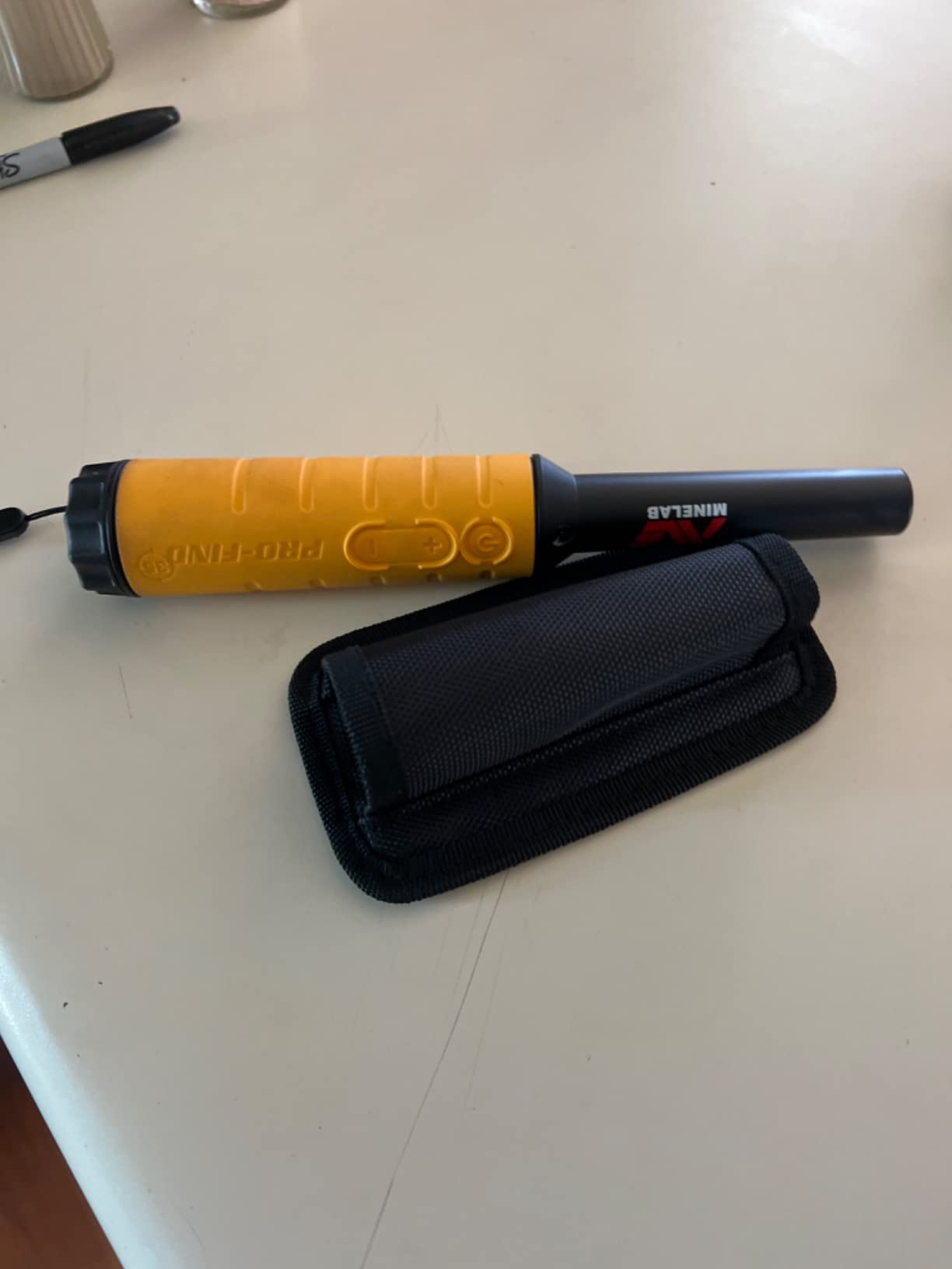 Minelab PRO-FIND 40 Waterproof Pinpointer Metal Detector for Experts with Tone ID & Adjustable Sensitivity (Built-in Flashlight, Holster & Lanyard Included) customer photo 1