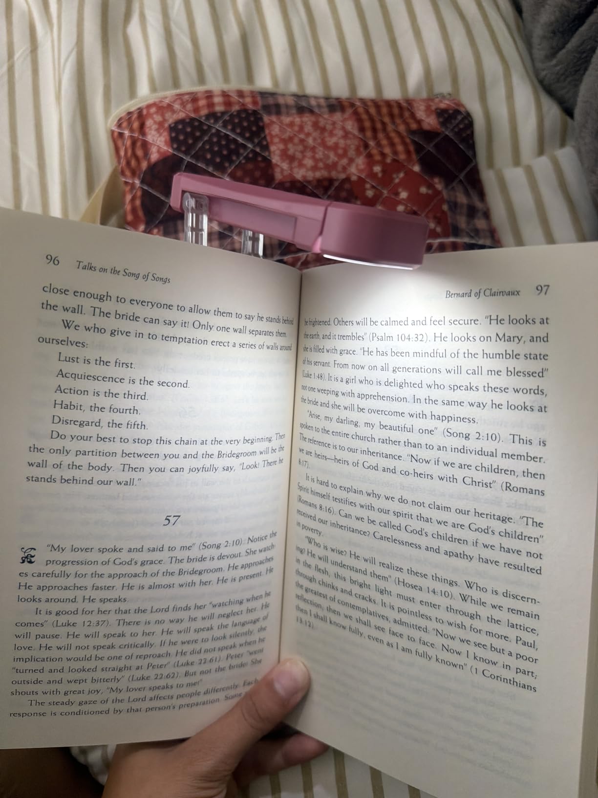 HIONXMGA Book Light,Rechargeable Reading Light for Books in Bed at Night customer photo 1