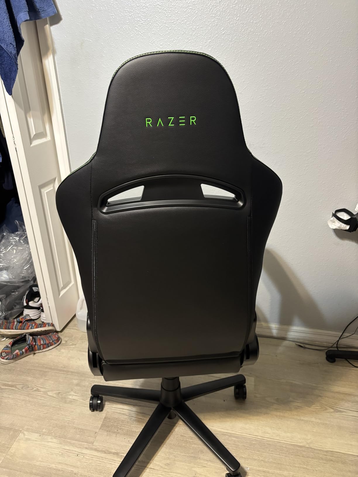 Razer Enki X Essential Gaming Chair, All-Day Comfort, Black customer photo 1