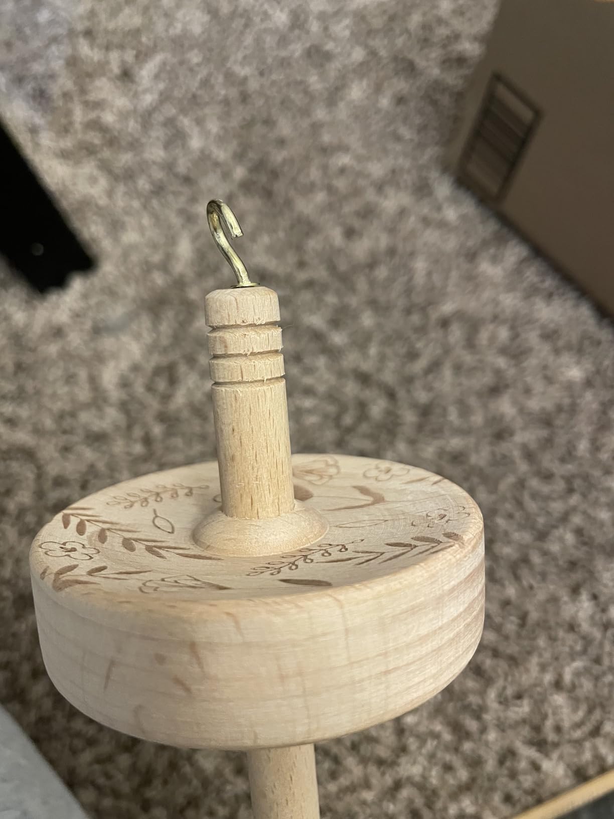 2PCS Wool Carders with Drop Spindle Set, Hand Carders Wool Needle Felting Brush, Drop Spindle Maple Top Whorl Spinning Smooth Finish, for Craft Felt Project customer photo 1