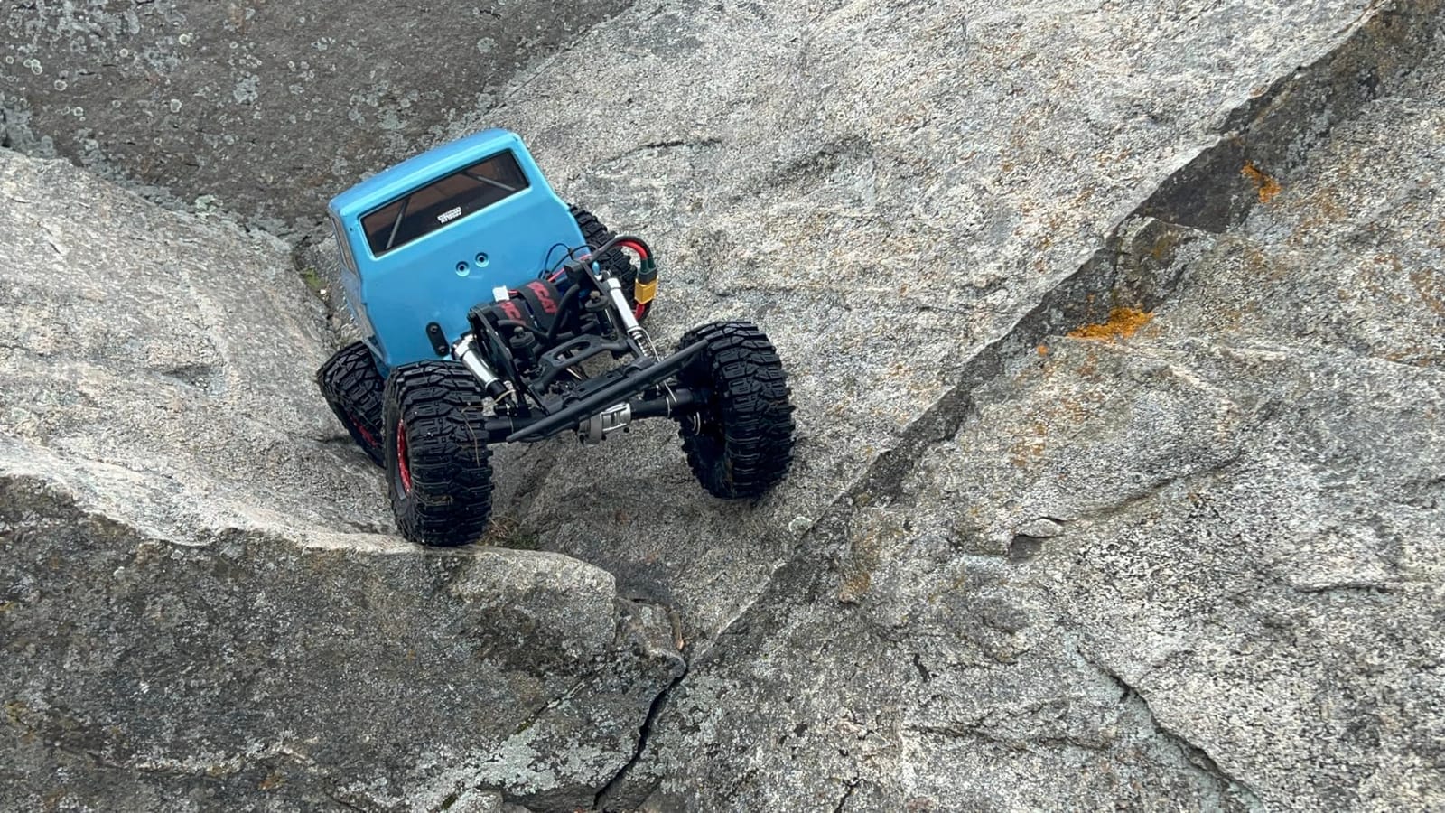 Redcat Ascent 1/10 Scale Rock Crawler – High-Torque 4WD RC Trail Truck with Portal Axles, Waterproof Electronics, LiPo Ready, RTR – Hobby-Grade Remote Control Rock Climber (Red) customer photo 1