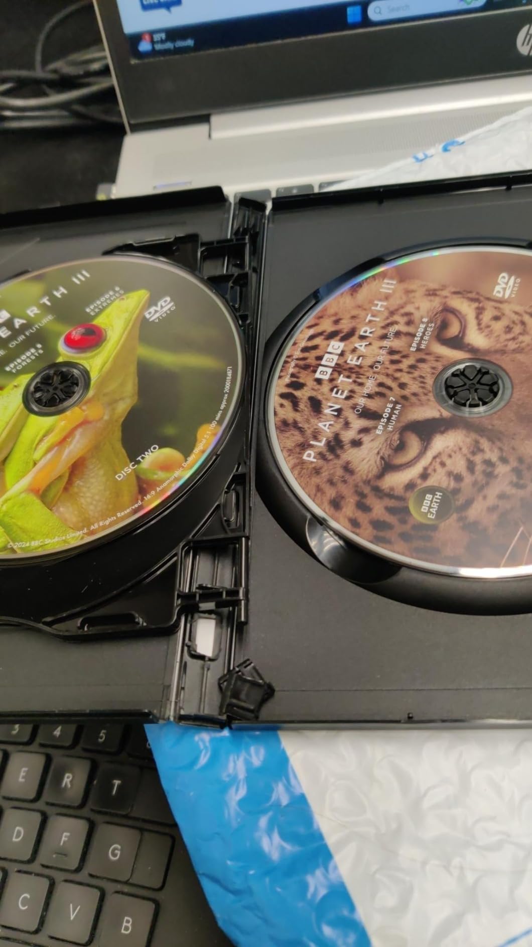 Planet Earth III (4K Ultra HD + Blu-ray) customer photo 2