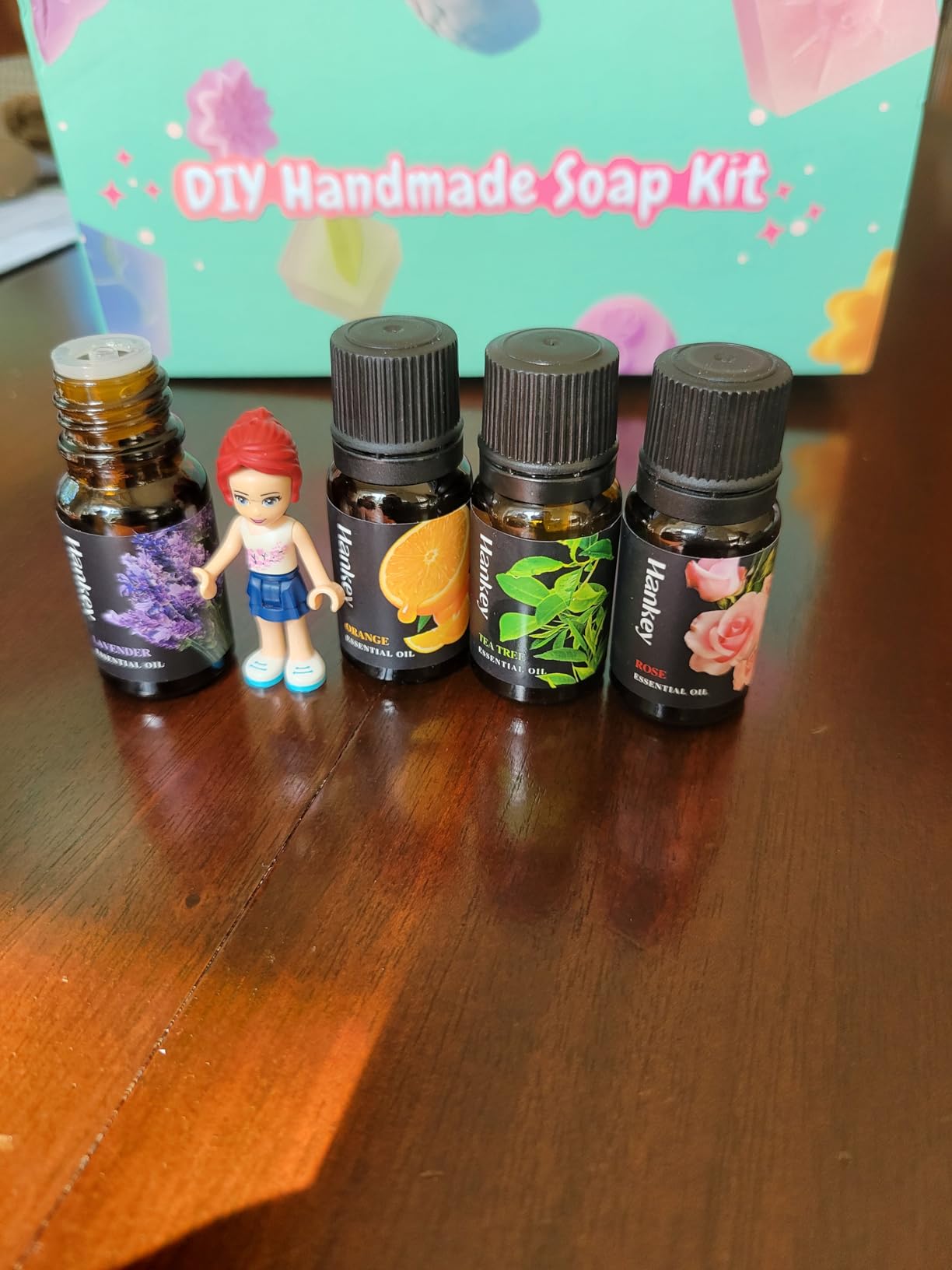 Basic Soap Making Kit with 2 lb Base, Molds, Oils & Pigments - 2lb Glycerin Base, Silicone Molds, Dried Flowers, Essential Oils & Dyes - Complete DIY Craft Kit for Beginners customer photo 1
