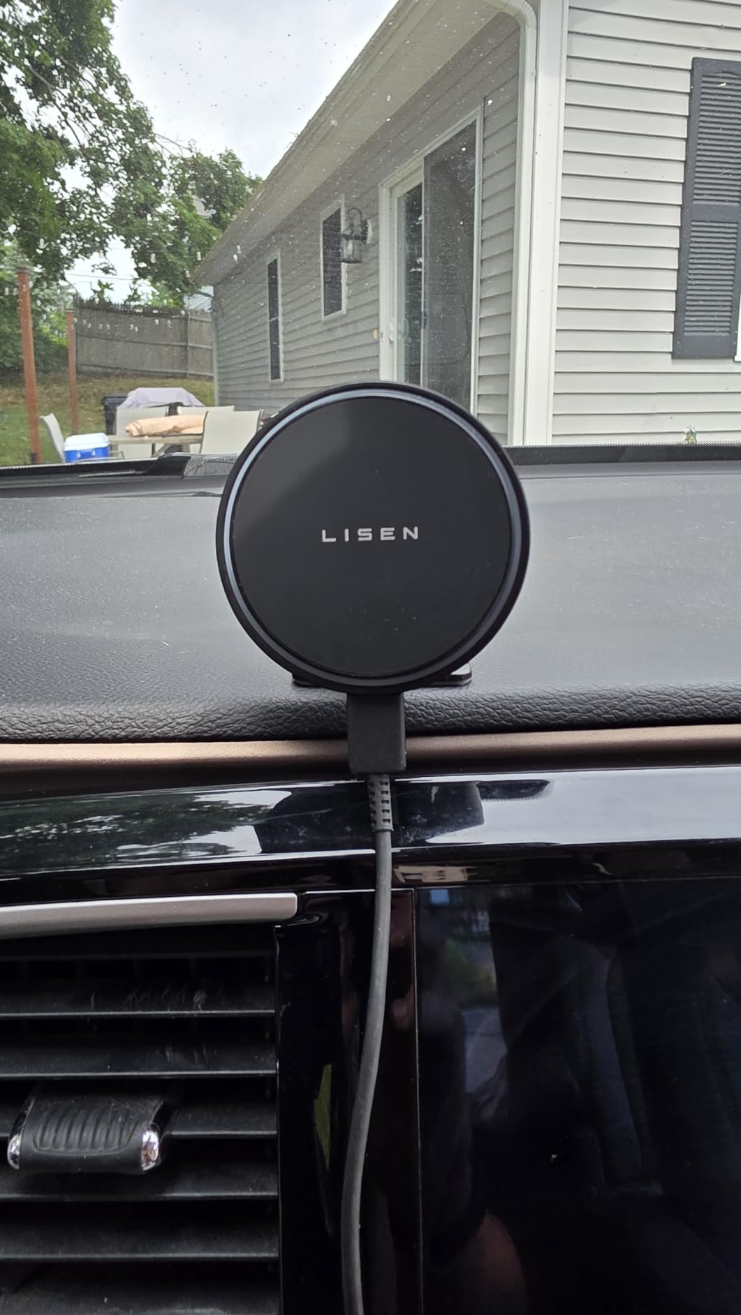 LISEN 15W MagSafe Car Mount Charger, Magnetic Phone Holders for Your Car customer photo 1