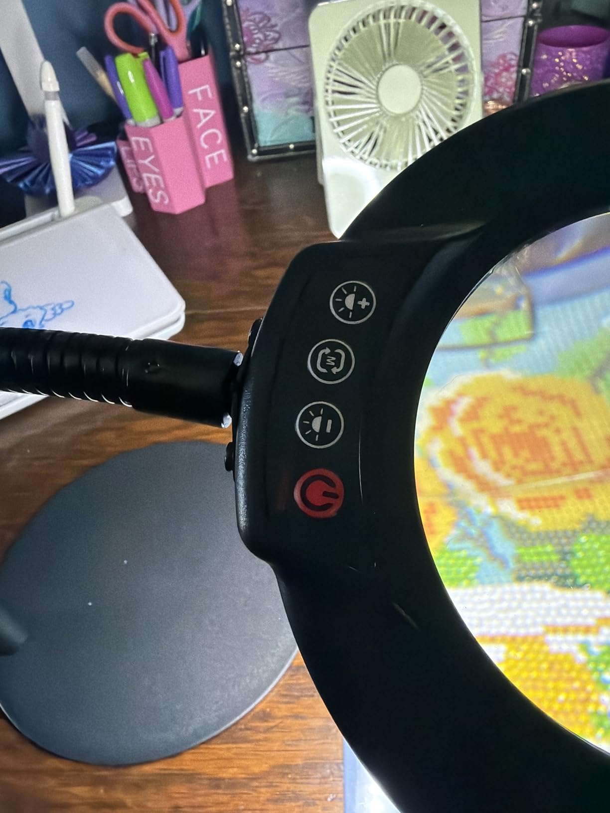 10X Magnifying Glass with Light and Stand, 5 Color Modes Stepless Dimmable LED Lighted Desk Lamp, Hands Free Magnifier with Flexible Goose-Neck for Craft Hobby Painting Sewing Close Work customer photo 2