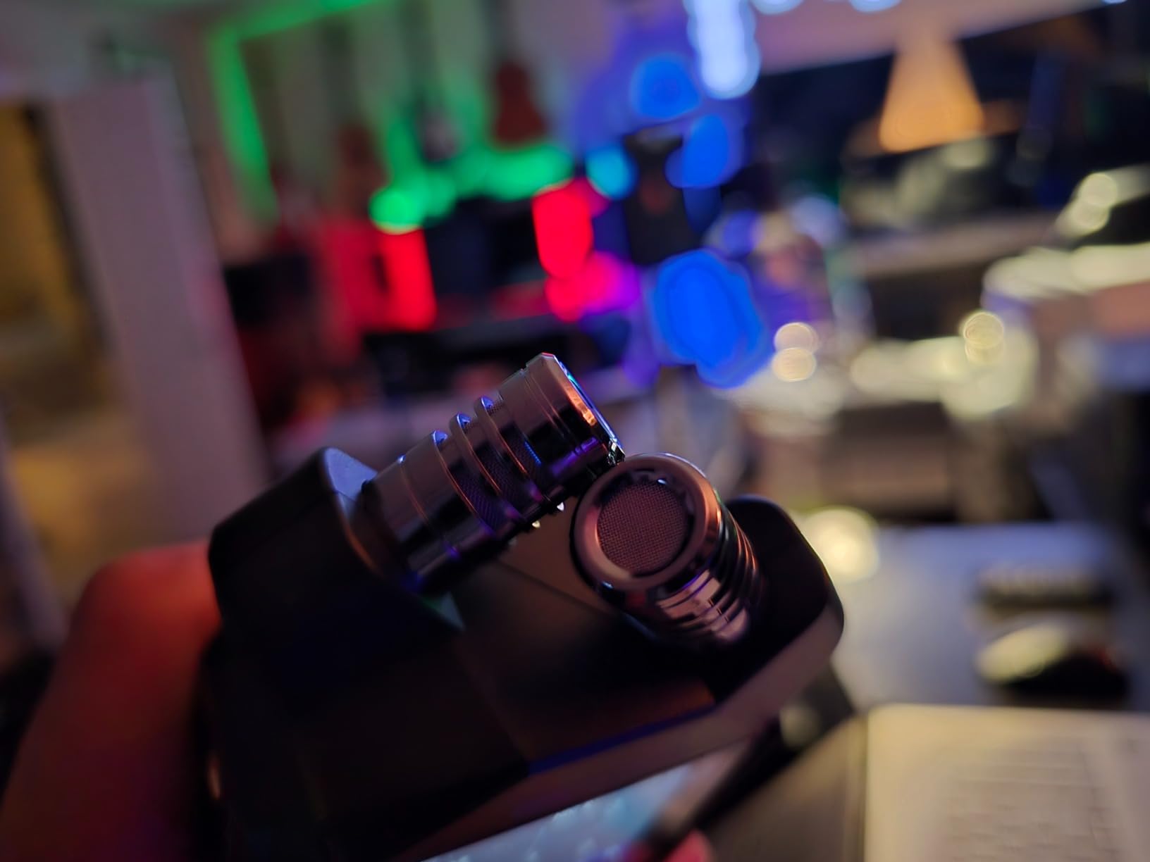 Zoom H4 Essential Handheld Recorder for Musicians, Podcasters & Filmmakers customer photo 1