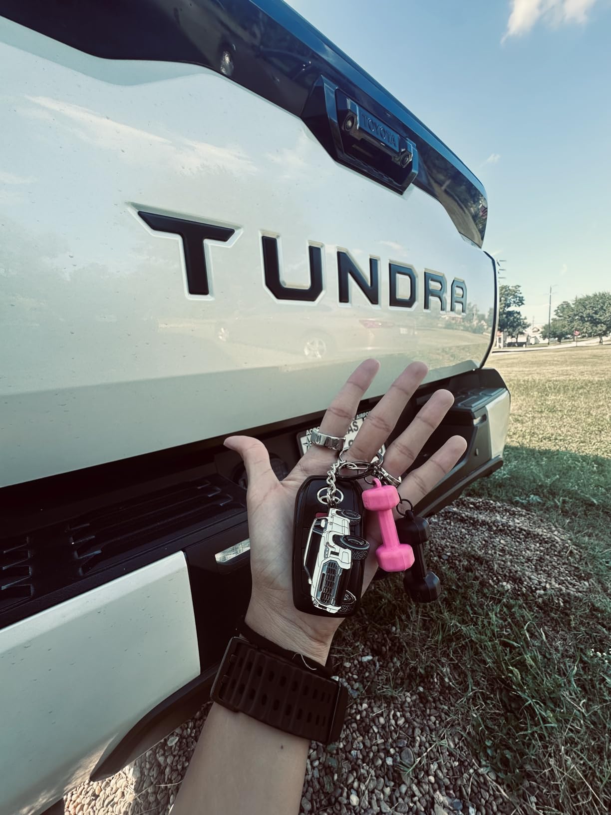 Tundra Accessories Metal Tundra Keychain 2024 2023 - Key Ring Fob Cover Ring Key Chain Toy Gift Truck customer photo 1