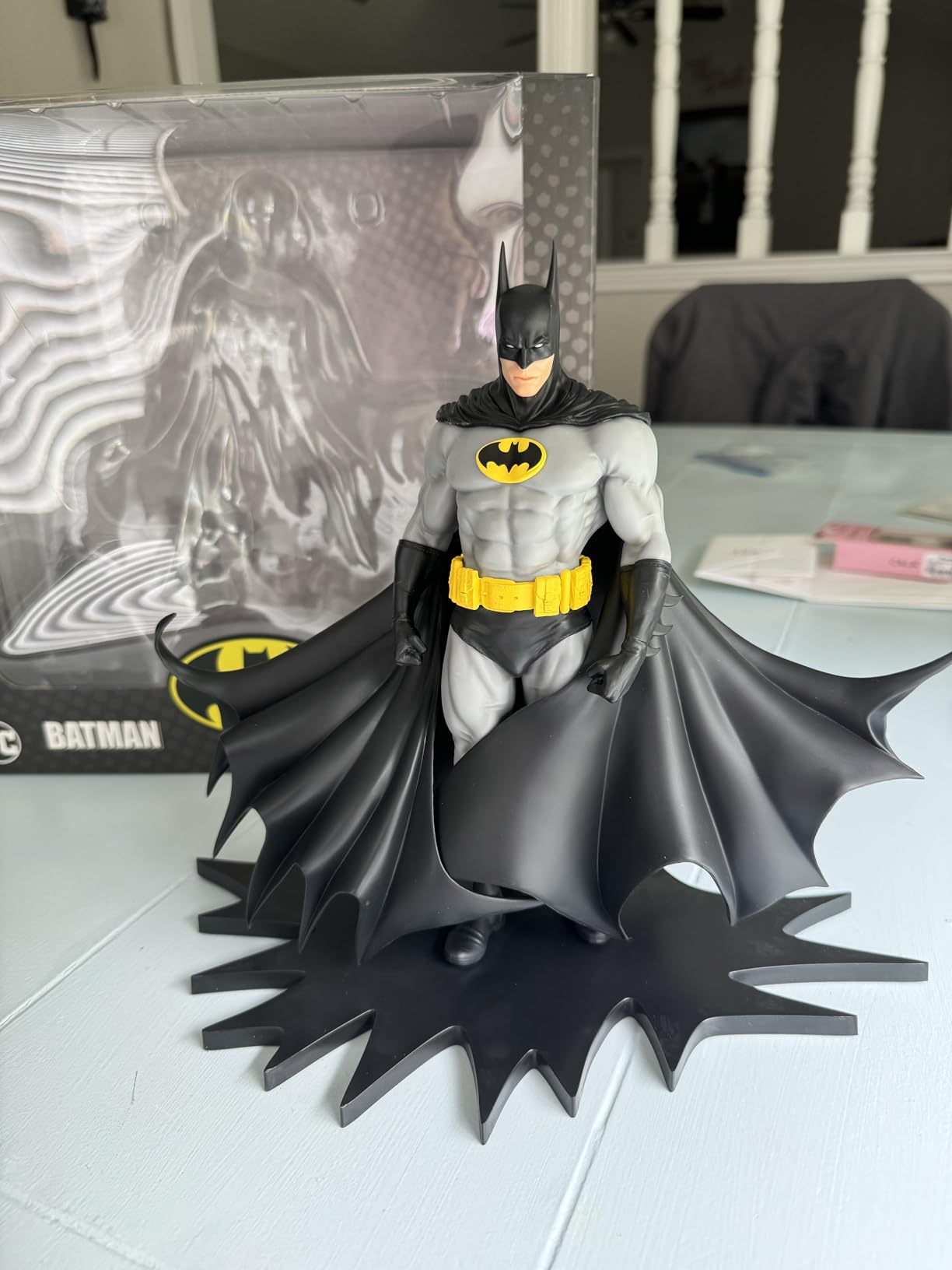 DC Heroes: Batman (Black Version) Previews Exclusive 1:8 Scale Statue customer photo 2
