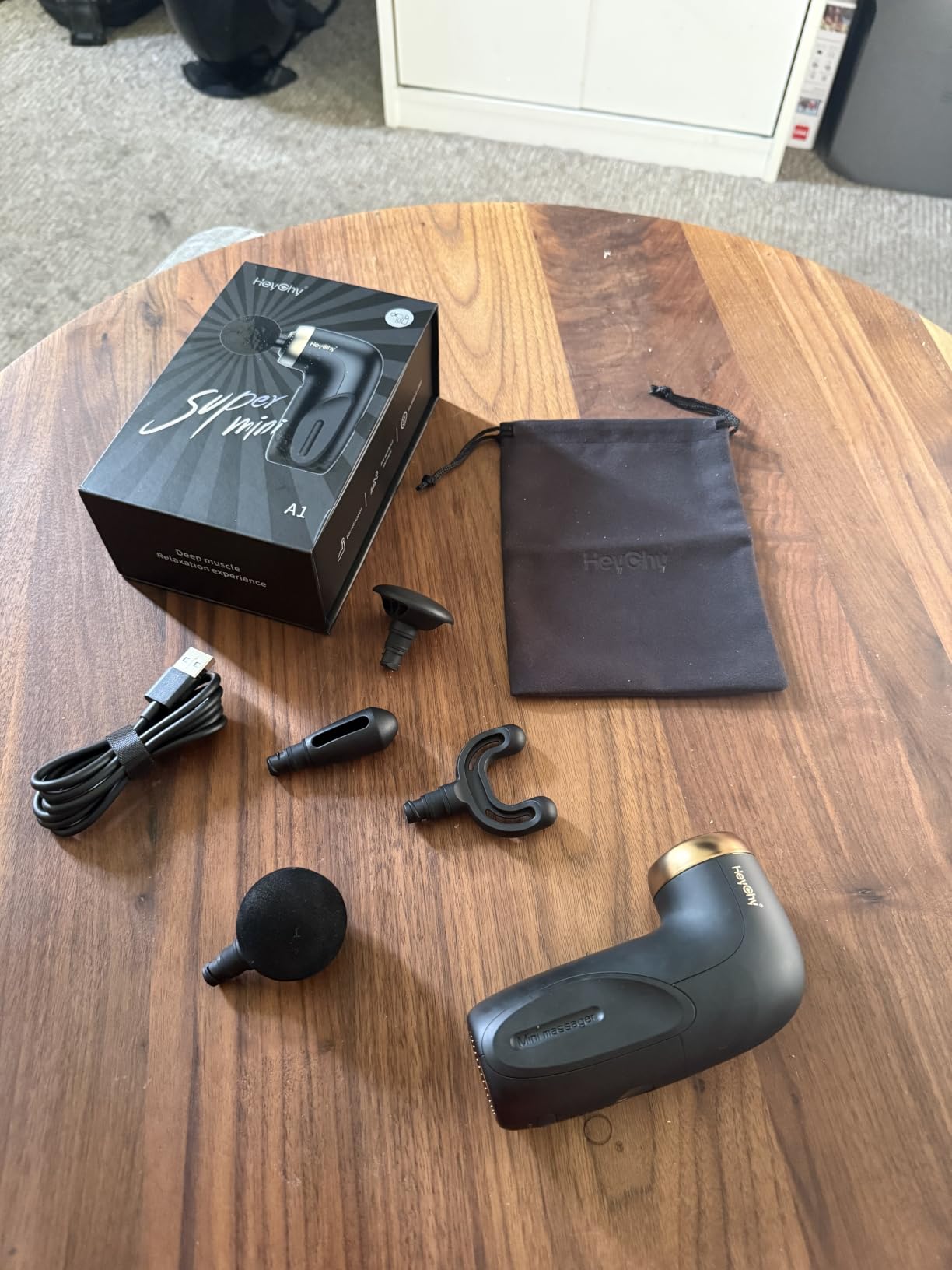 HEYCHY A1 Mini Massage Gun, Portable Deep Tissue Massager customer photo 2