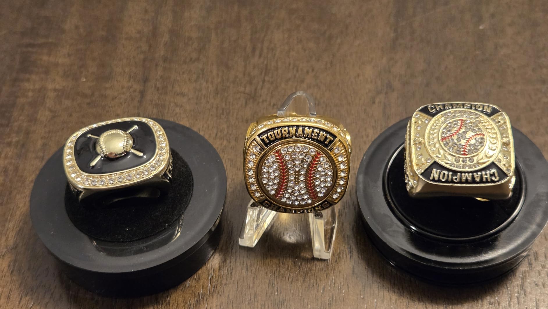 Landical Baseball Championship Rings with Display Stand, Chain customer photo 1