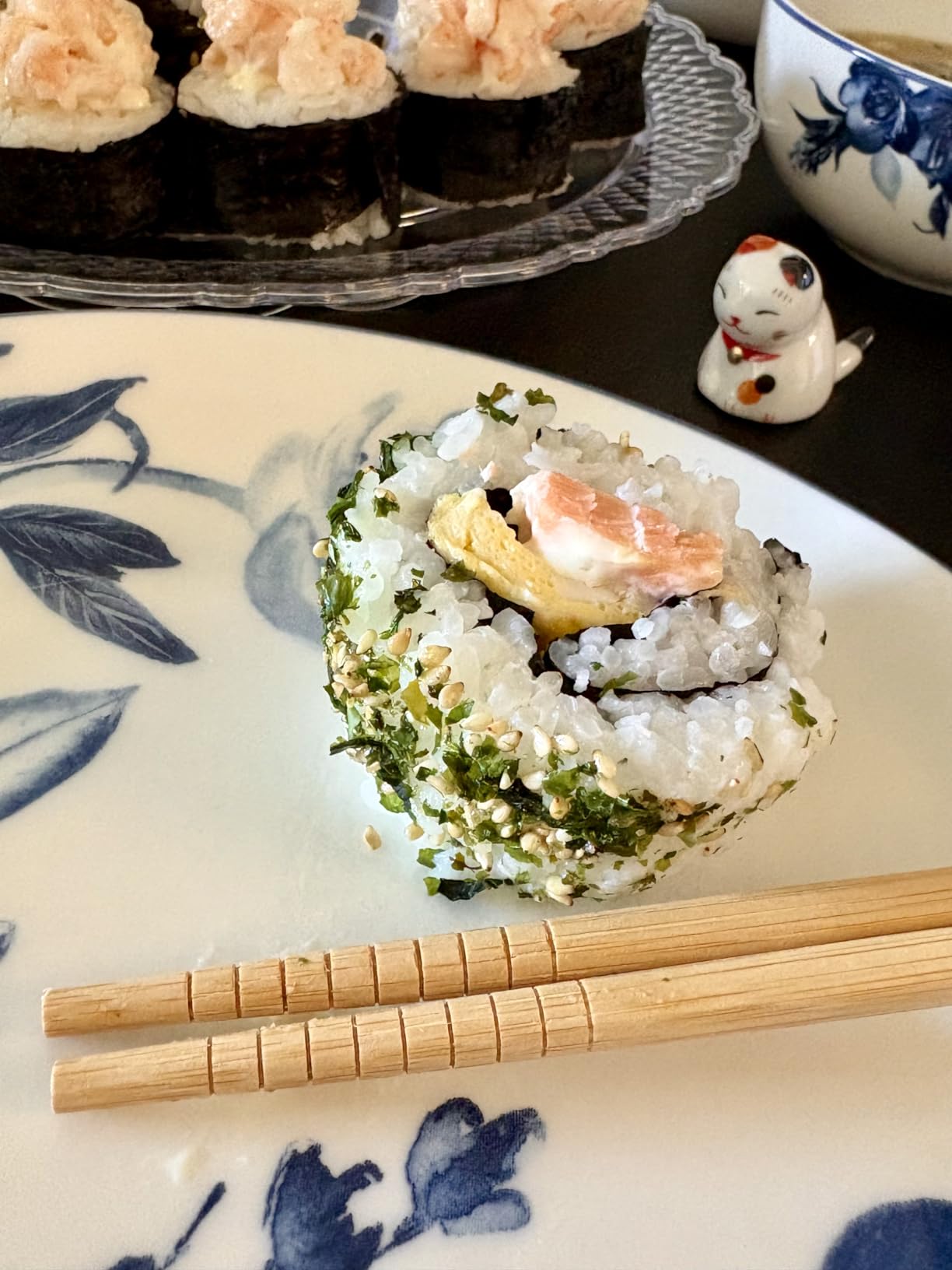 Alas Sushi Making Kit - Complete Sushi Making Kit for Beginners & Pros Sushi Makers, Perfect Sushi Making Kitchen Accessories Like Sushi Knife, 2 Sushi Mats, Rice Bazooka, Dipping Plate, & More (Black) customer photo 2