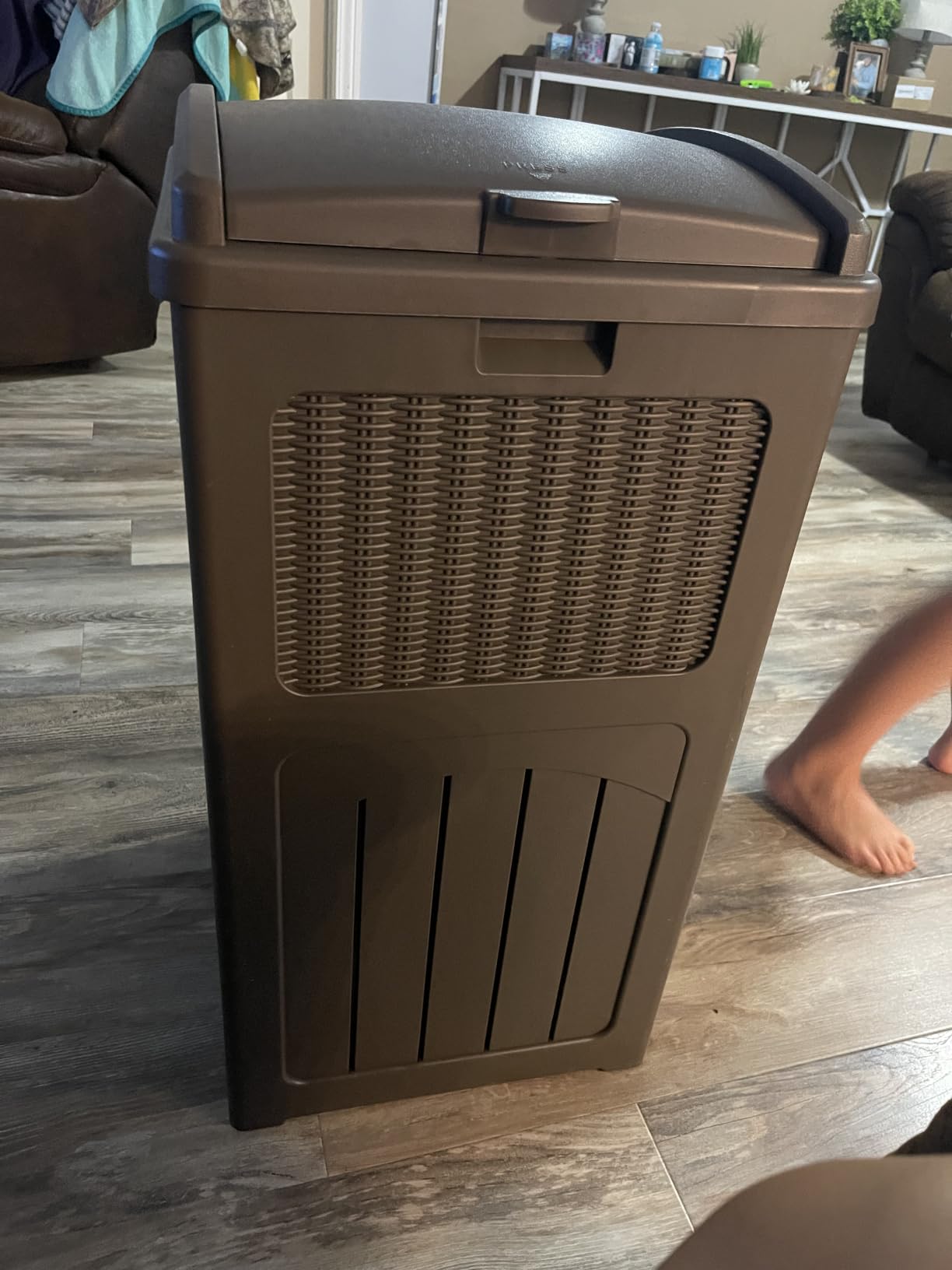 Devoko 33 Gallon Outdoor Trash Can, Hideaway Garbage Bins with Tiered Lid customer photo 2