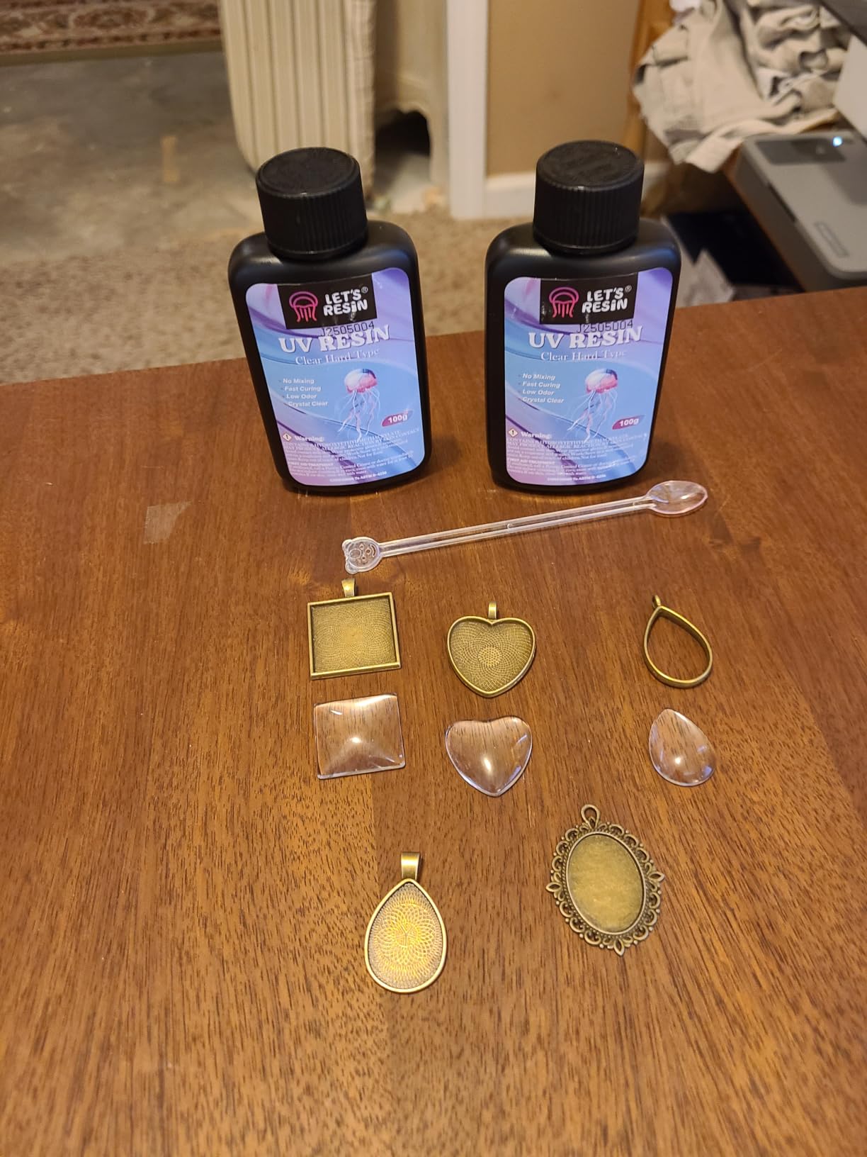 KISREL 300g UV Resin Jewelry Making Kit with Light and Molds - Crystal Clear, Upgraded UV Lamp, for Jewelry, Keychains, Earrings, DIY Crafts customer photo 1