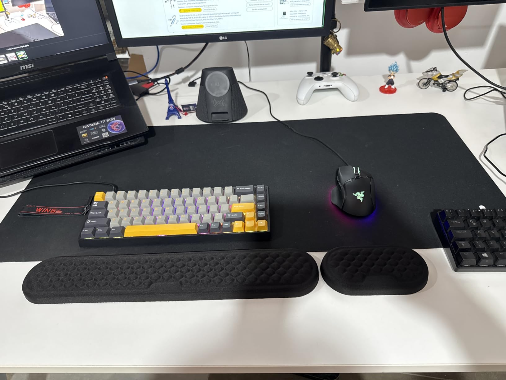 SteelSeries QcK Gaming Mouse Pad - XXL Cloth - Peak Tracking and Stability - Esports Mousepad - Never-Slip - Full Desk Coverage customer photo 2