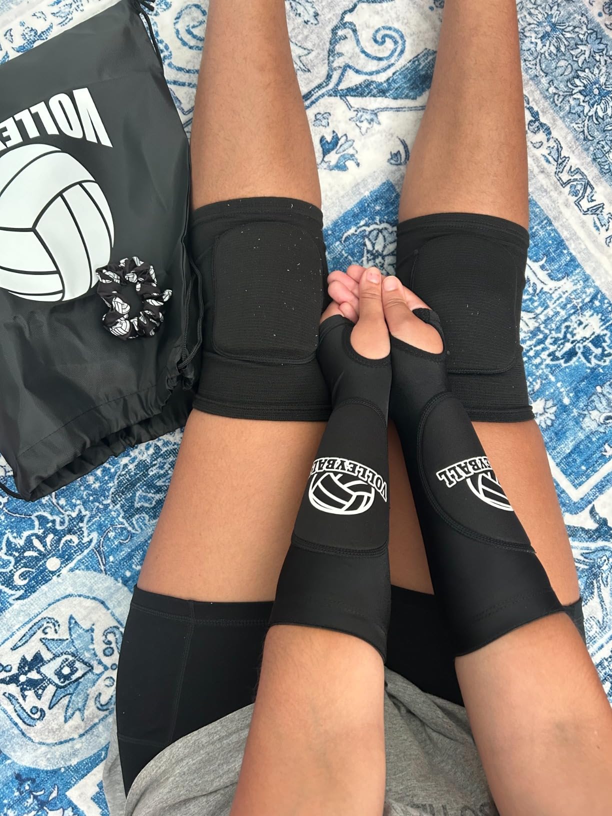 Volleyball Knee Pads Volleyball Arm Sleeves, UMACWIN Volleyball Accessories Set with Knee Pads Arm Pads Sweatband Scrunchie Makeup Bag Cooling Towel and Drawstring Bag for Women Girls customer photo 1