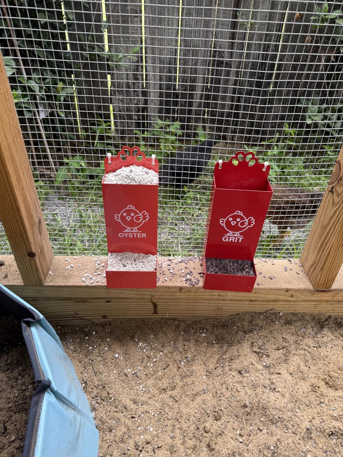 Rat Proof MAX-25Lbs Treadle Chicken Feeder No Waste Poultry Feeder customer photo 1