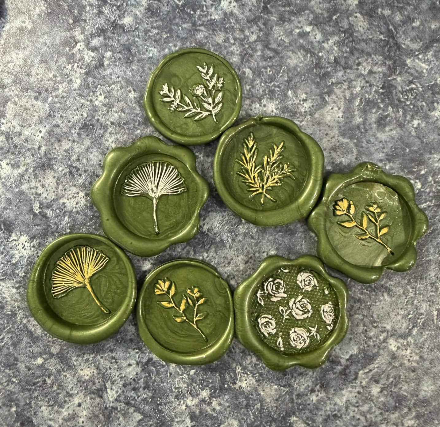 UNIQOOO 6 Pcs Wax Seal Stamp Set, Floral Stamps Botanical Sealing Stamper Kit, Wooden Handle with Brass Head for Wedding Greeting Cards Gift customer photo 1