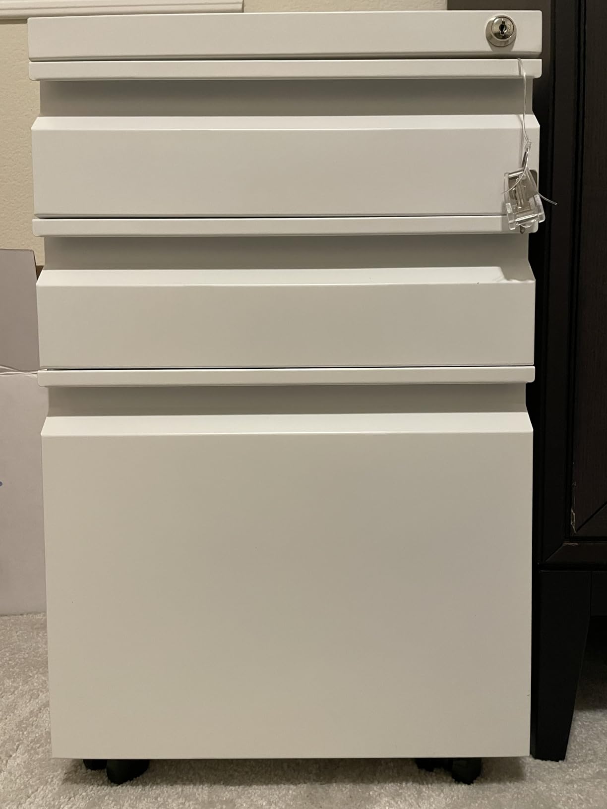 Guizeeopo 3 Drawer File Cabinet with Lock, File Cabinets for Home Office,Under Desk Cabinet, Locking File Cabinet for A4/Letter/Legal, Fully Assembled Expect Casters, Matte White customer photo 2