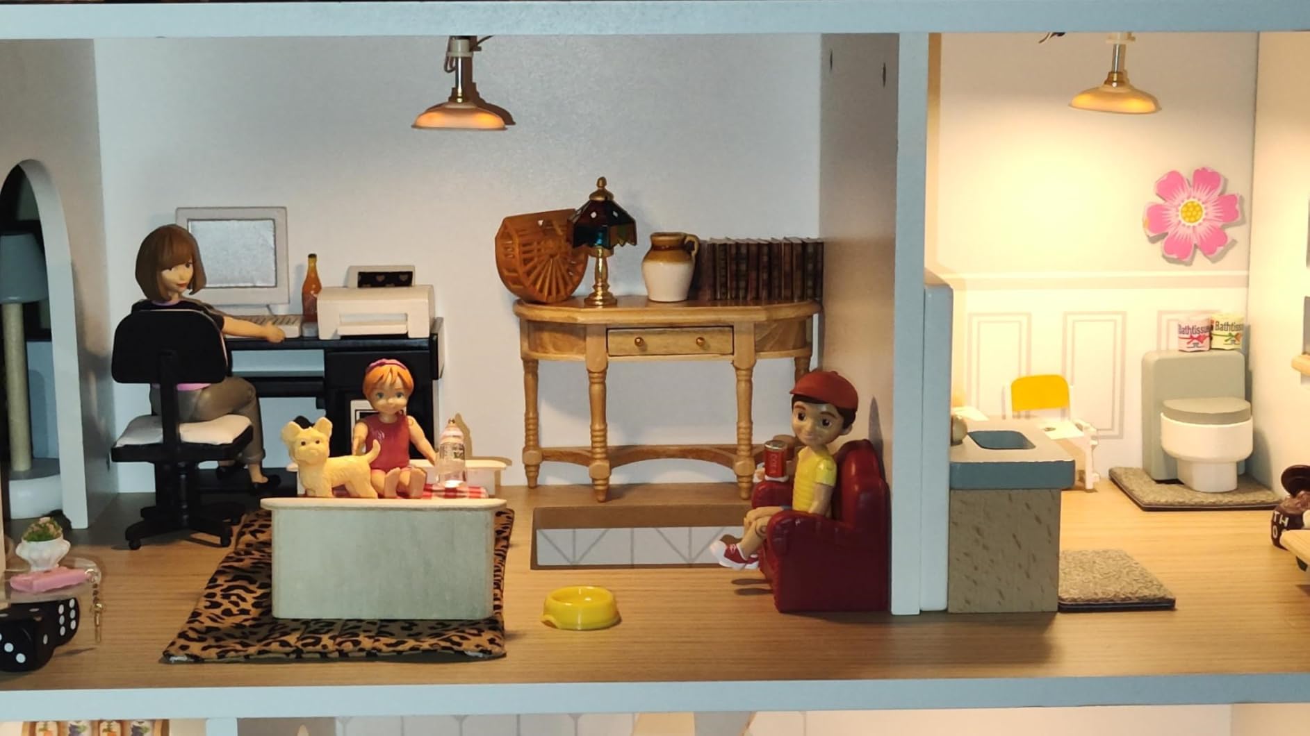 Dollhouse People, Bendable Dollhouse Family Set – 9 Poseable Figures Including Grandpa, Grandma, Mom, Dad, Sister, Brother, Cousins, and a Baby Girl – Perfect for Dollhouse Play and Imaginative Fun customer photo 2
