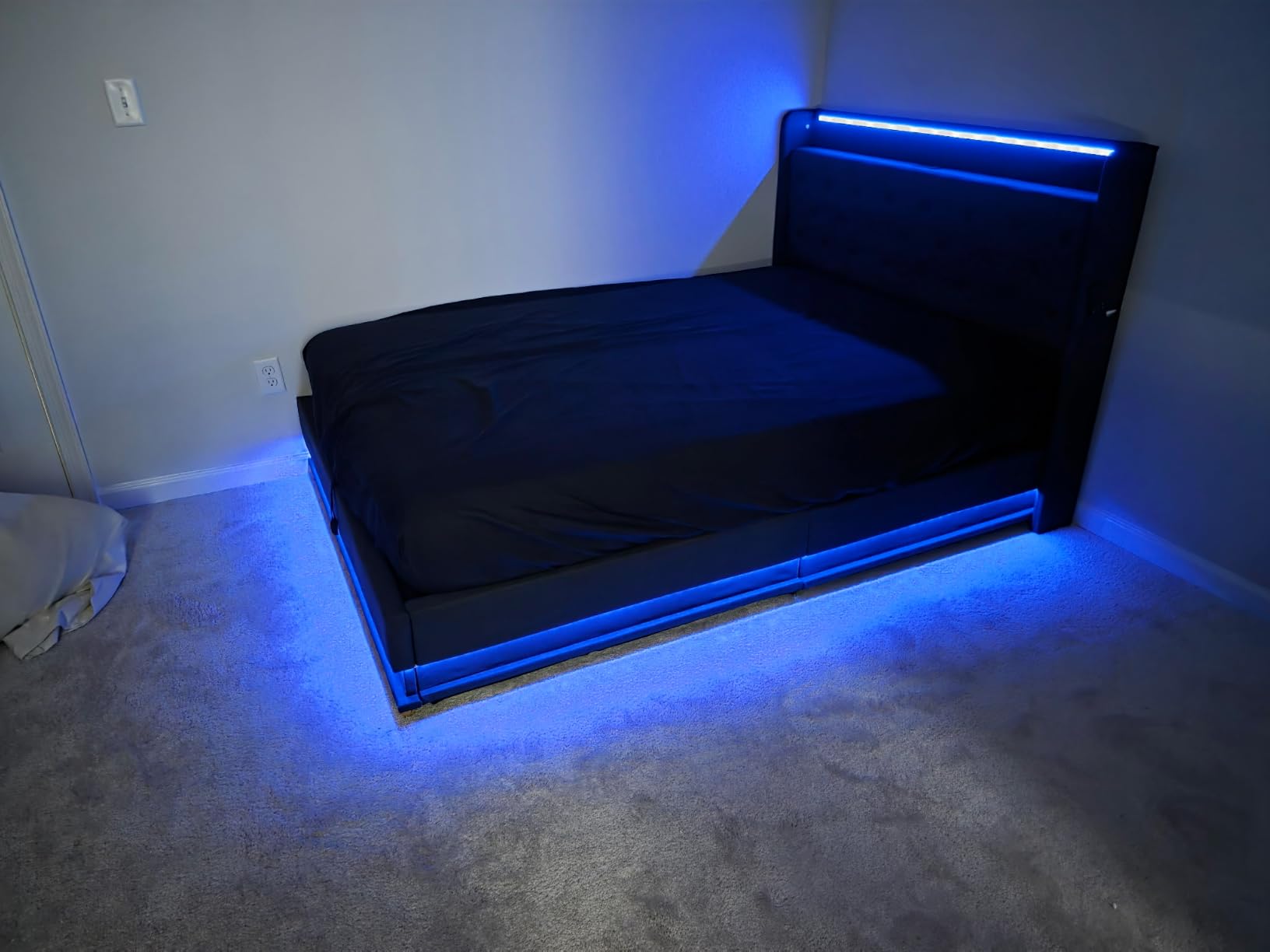 Ailisite Lift Up Storage Bed Queen, Bed Frame Queen Size with Charging Station&Led Lights, Upholstered Platform Bed with Wingback Storage Headboard, Hydraulic Lift System,No Box Spring Needed,Black customer photo 1