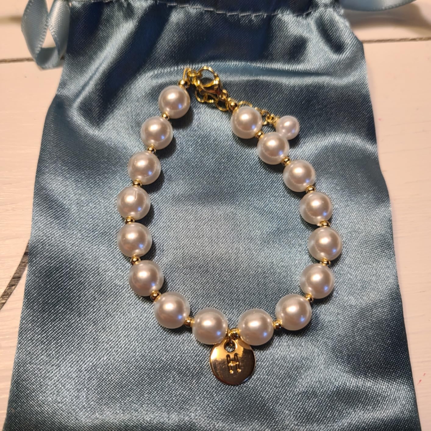 Initial Pearl Bracelet Flower Girl Bracelet Proposal Gifts for Girls, Dainty Gold Pearl Bracelets with Letter A-Z Personalized Name Jewelry Birthday Christmas Wedding Party Gift for Her customer photo 2