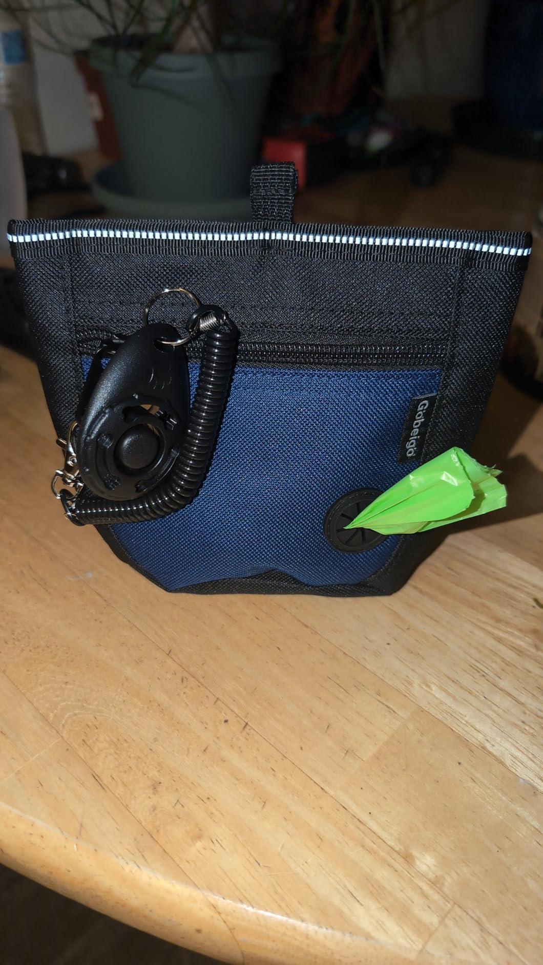 Gobeigo 2 Cup Magnetic Closure Dog Treat Pouch with Training Clicker(Black) customer photo 1