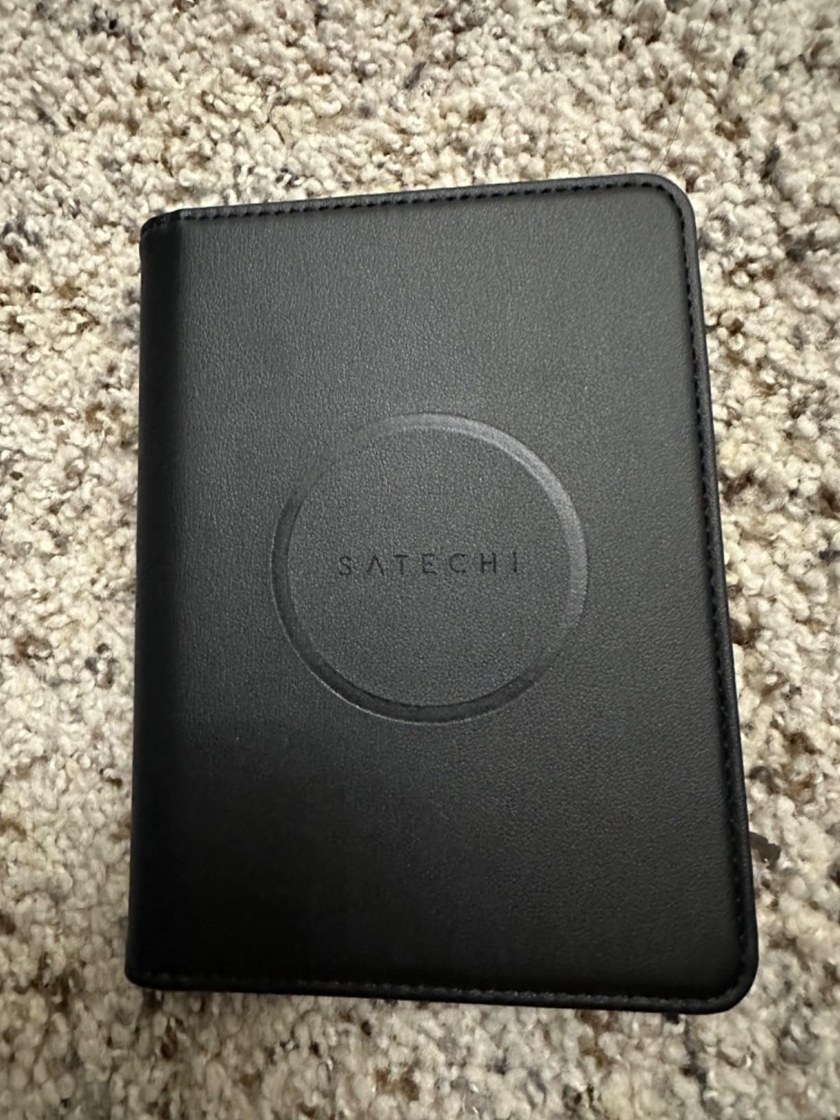 Passport Holder with Find My Tracking, 4-Slot Card Wallet, Black customer photo 1