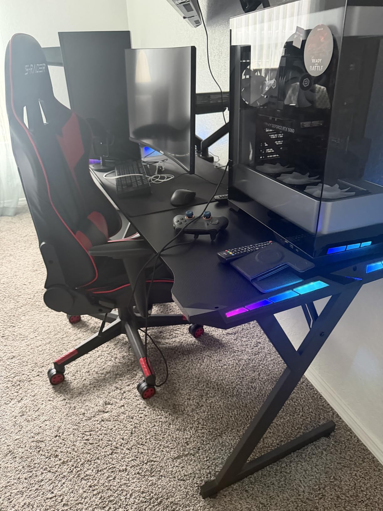 HLDIRECT 40 Inch Gaming Desk with Carbon Fiber Surface & LED Lights, Black customer photo 1