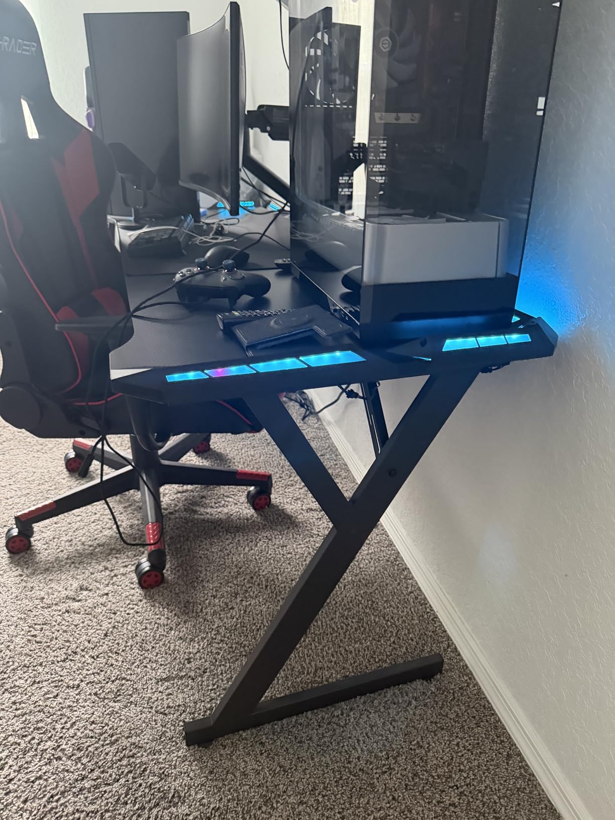 HLDIRECT 40 Inch Gaming Desk with Carbon Fiber Surface & LED Lights, Black customer photo 2