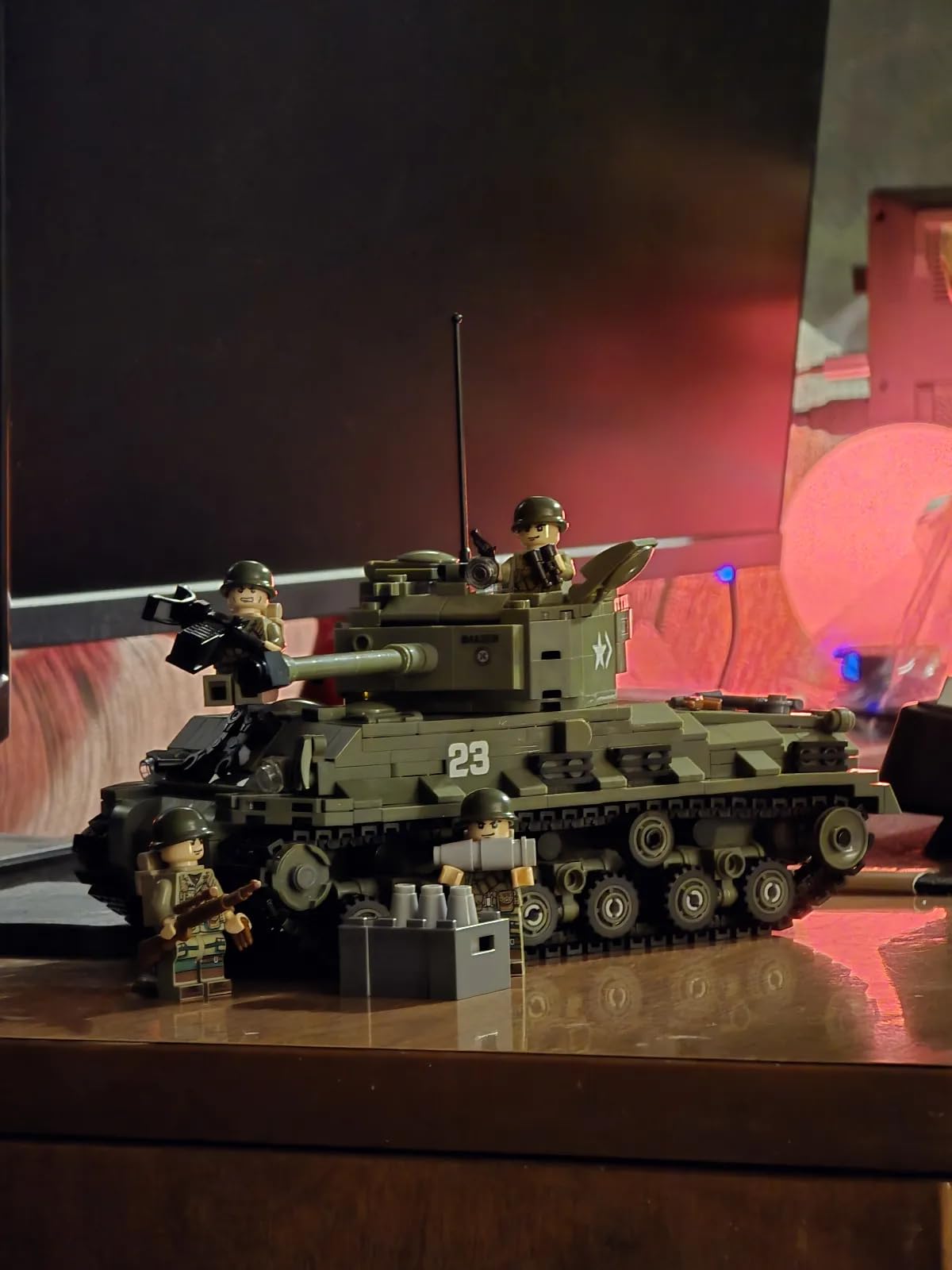 Reobrix M4A3E8 Sherman Tank Building Set WW2 Military American Armed Tanks customer photo 1
