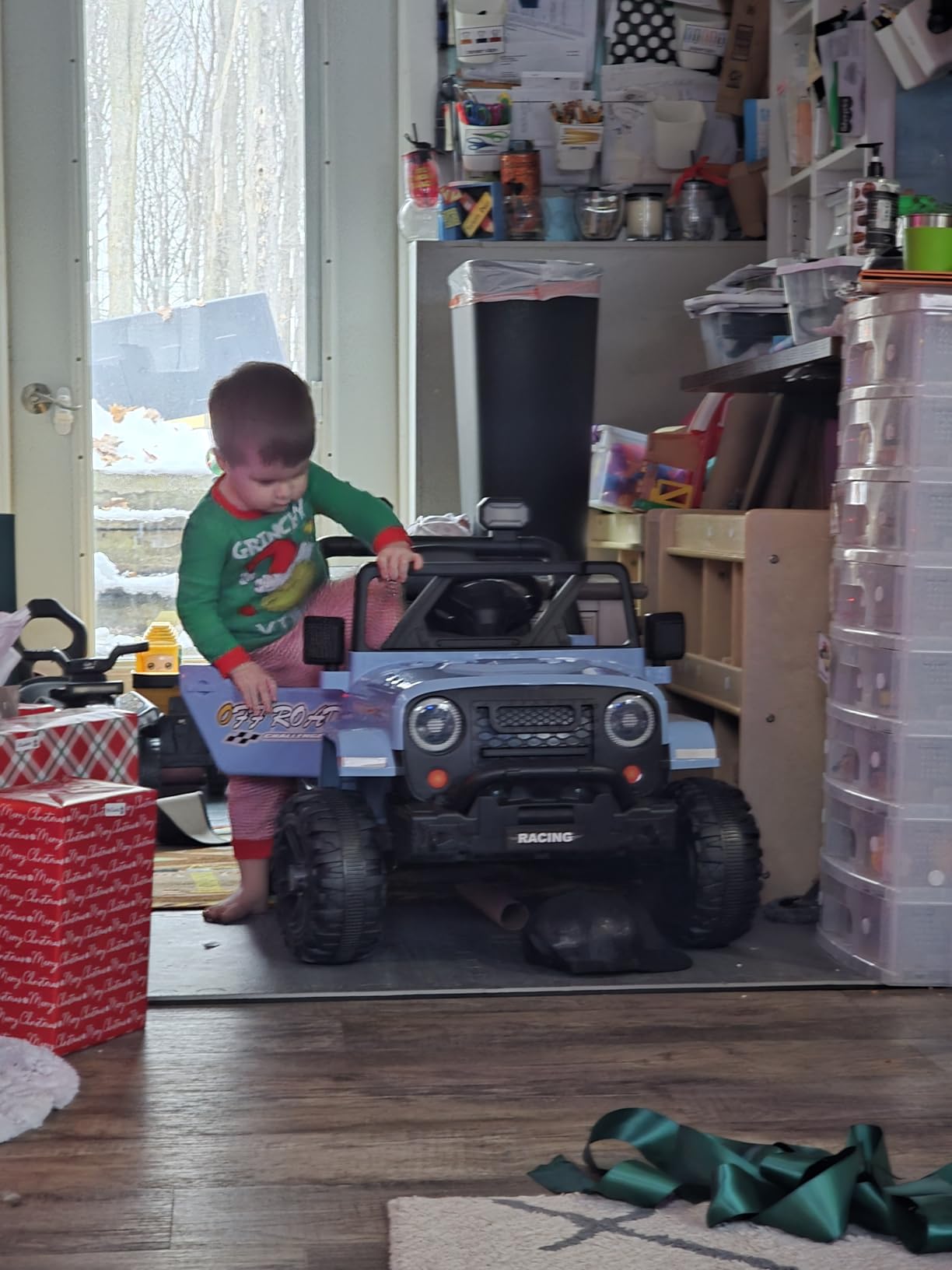 ARBELI 12V Electric Ride On Car, Toddler First Car, Blue customer photo 2