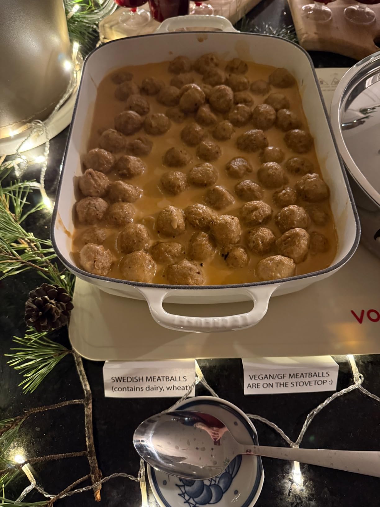 Warming Mat for Food, Voriah Electric Warming Tray with 99H Timer & 8 Temperature Settings, Foldable Food Warmer with °C/°F Switch, Keeps Food Warm at Buffets, Sabbath, Family Gatherings(White) customer photo 1