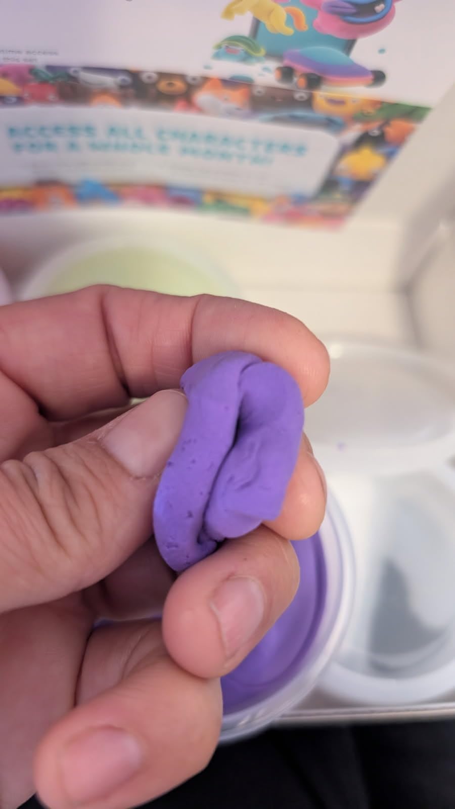HEY CLAY Colorful Air Dry Clay Kit for Kids Modeling Gift Age 3+ (6 cans) | Soft Air Clay, Non-Sticky & Safe for Kids customer photo 2