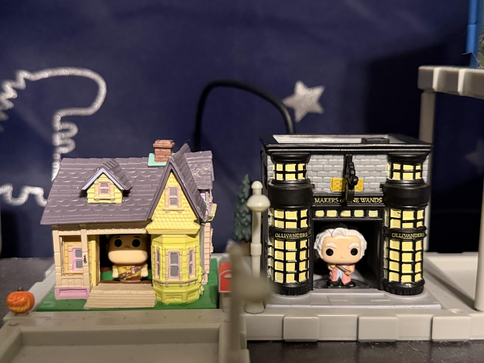 Funko Bitty POP! Town: Disney Pixar Up - Russell and the House | Official Cartoon/Animation Merch - Collectable Toy - Birthday Gift Idea for Fans and Collectors customer photo 2