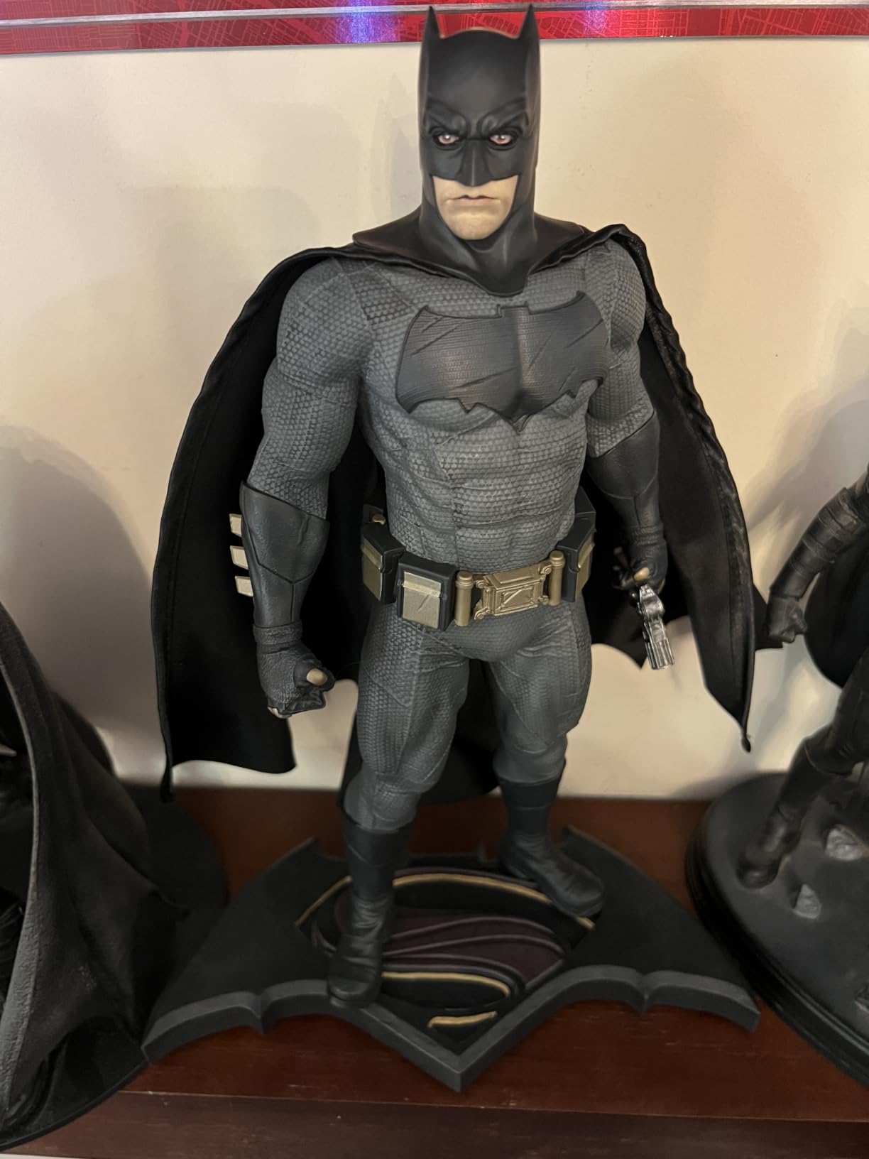 DC Direct Batman (Batman v Superman: Dawn of Justice) 1:6 Scale Resin Statue customer photo 1
