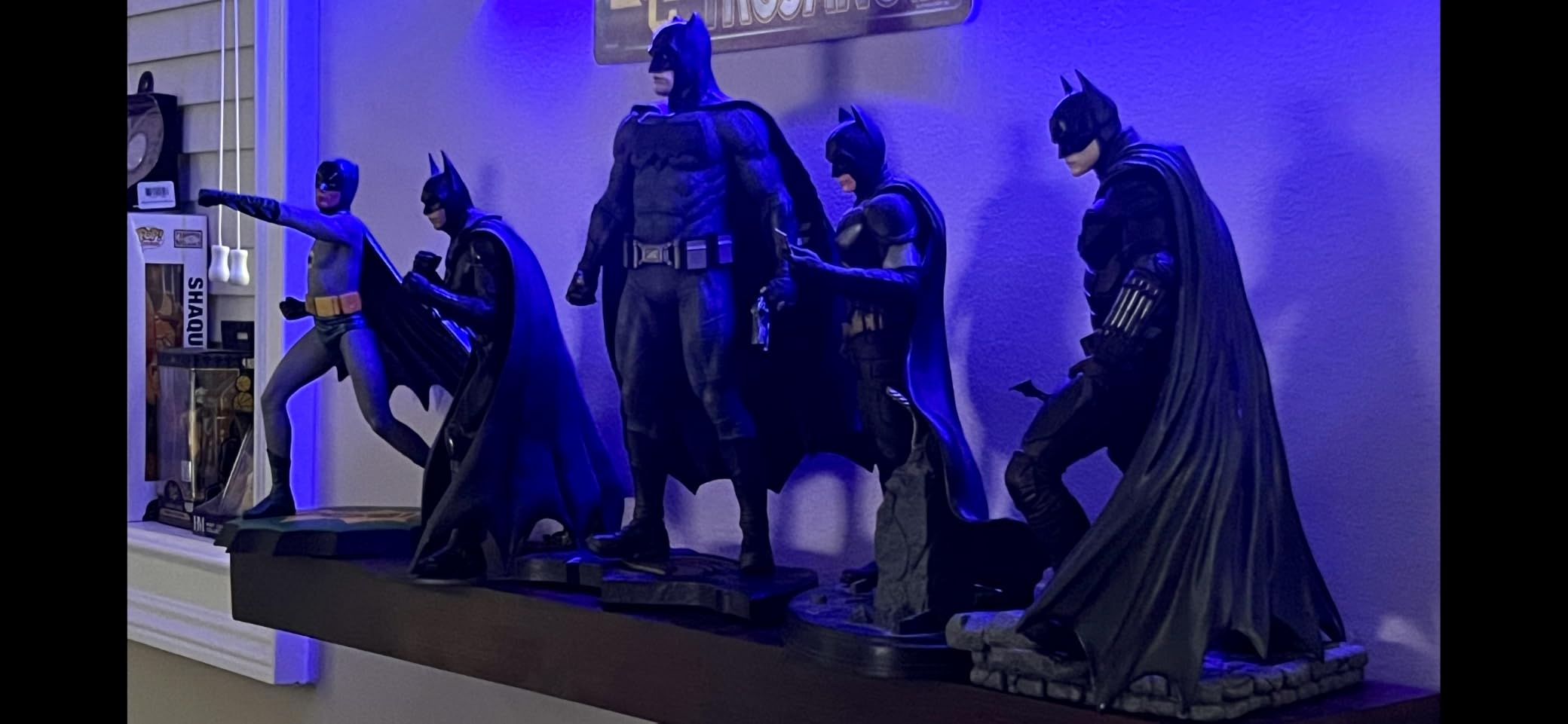 DC Direct Batman (Batman v Superman: Dawn of Justice) 1:6 Scale Resin Statue customer photo 2