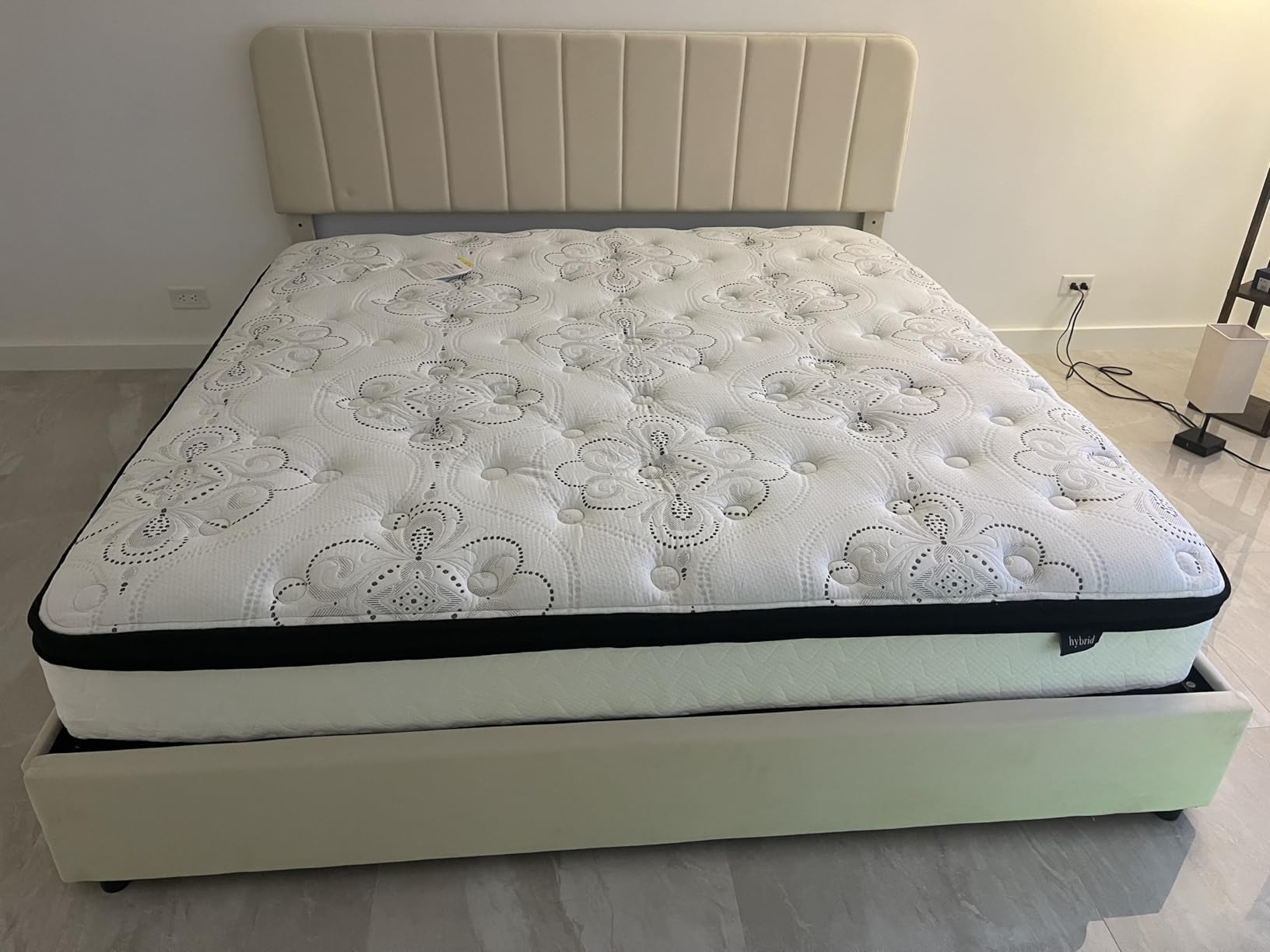 VECELO Full Size Upholstered Bed Frame with 4 Drawers and Headboard, Velvet Platform Storage Bedframe, Wooden Slats Support, No Box Spring Needed,White customer photo 1